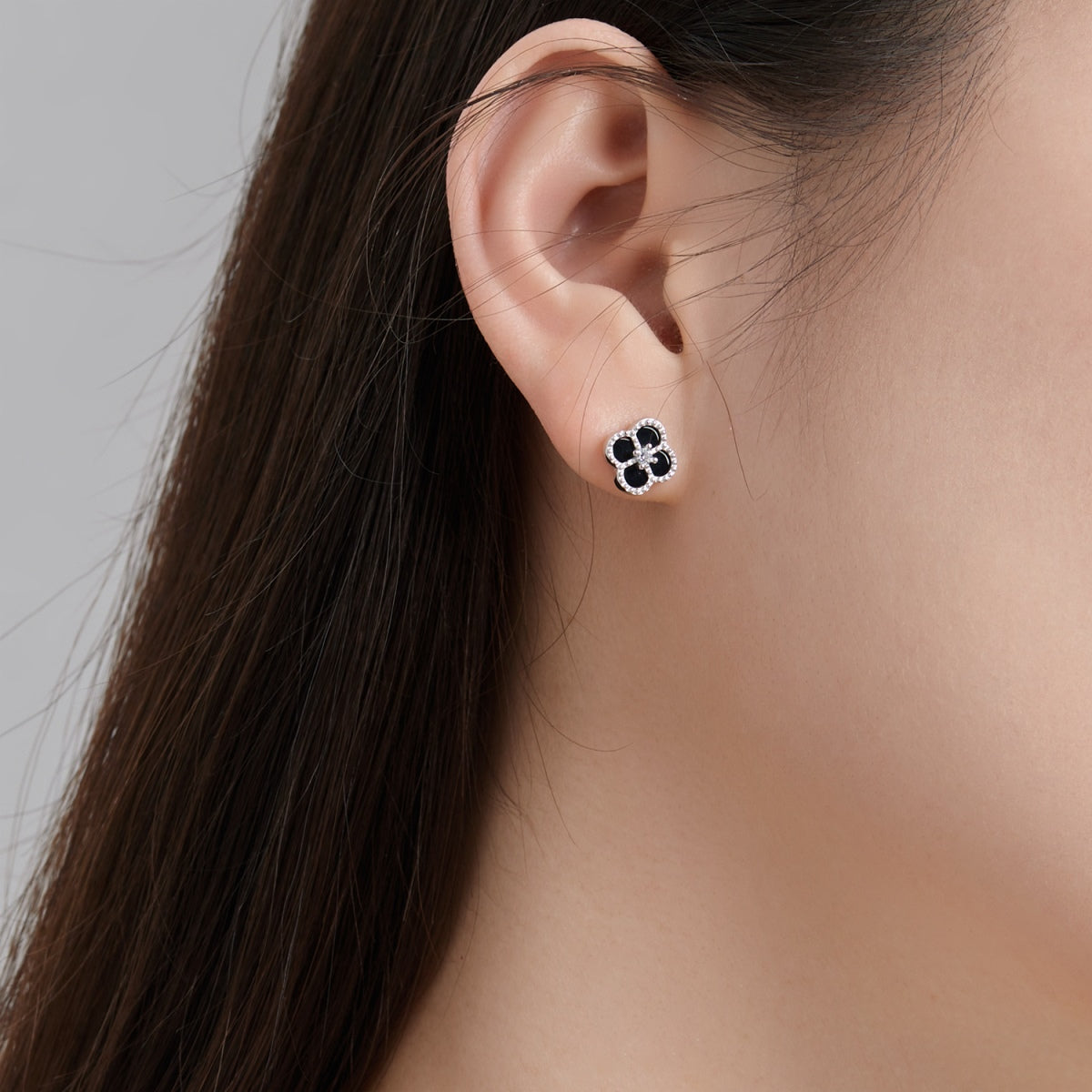 Pomuse Four-Leaf Clover Flower Shape Exquisite Earrings