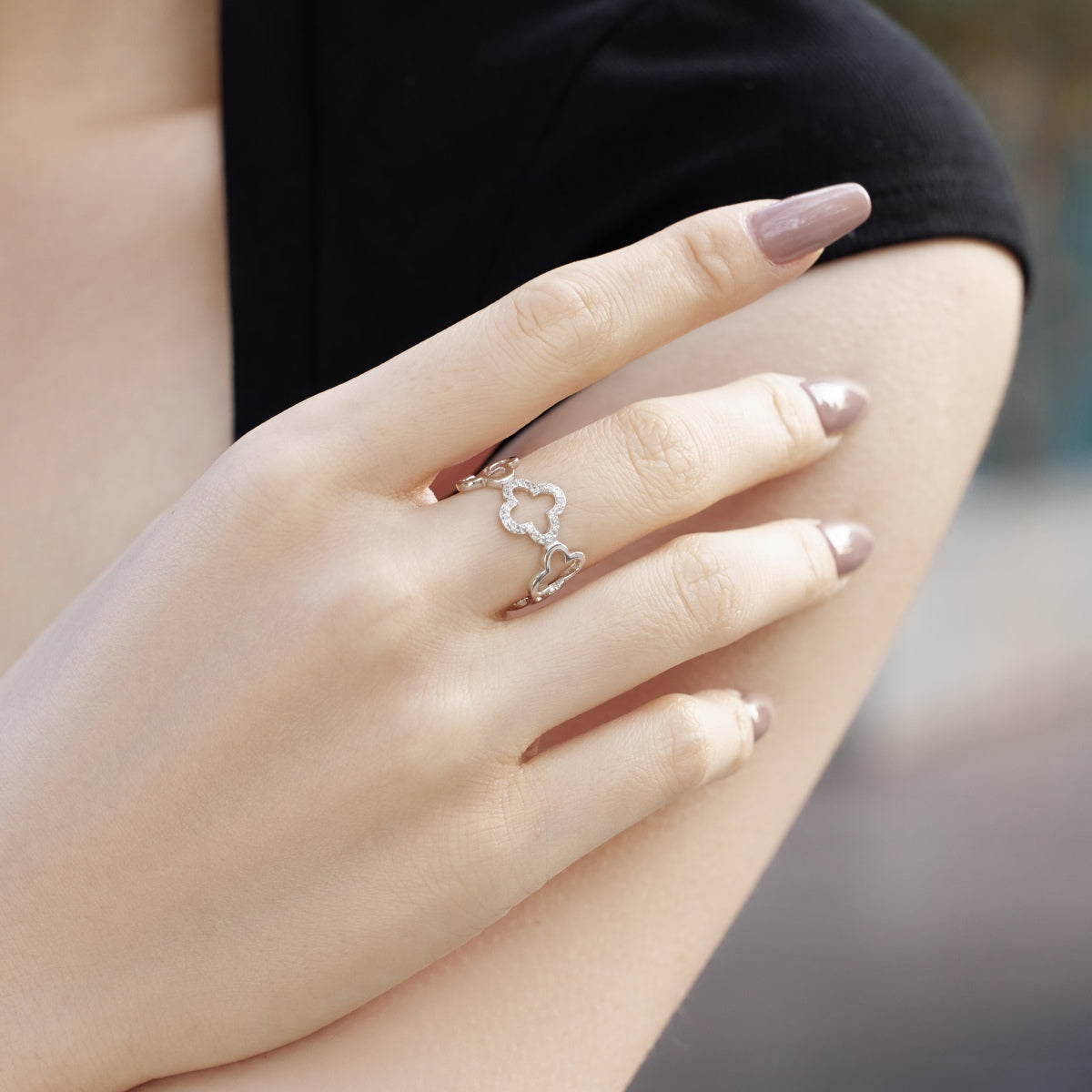 Pomuse Hollow Design Four-Leaf Clover Flower Shape Ring