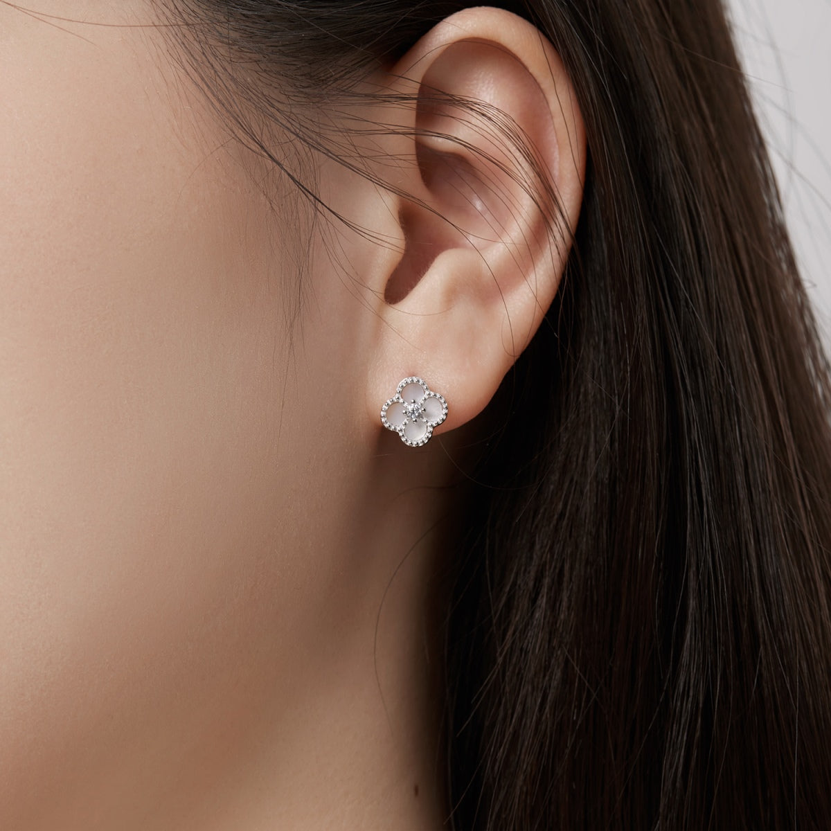 Pomuse Four-Leaf Clover Flower Shape Exquisite Earrings