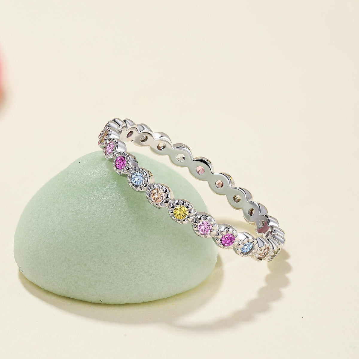 Pomuse Radiant Sparkling Round Cut Daily Ring