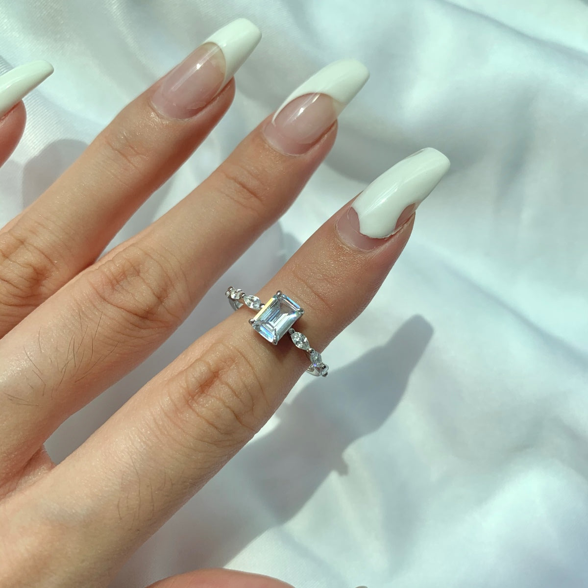 Pomuse 1.0 Carat Dainty Resplendent Radiant Cut Daily Ring
