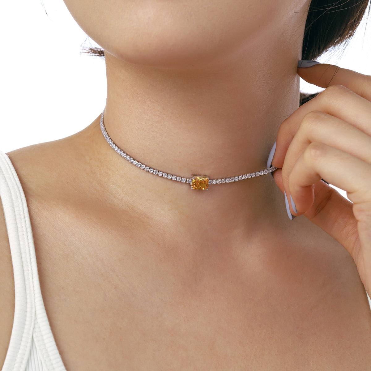 Pomuse 2.0 carat Ornate Emerald Cut Necklace