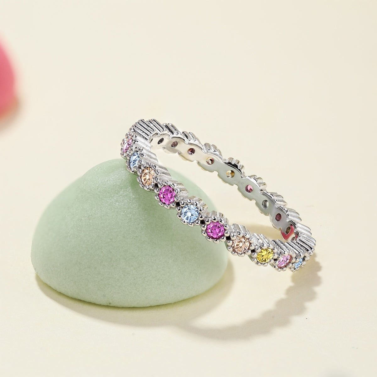 Pomuse Unique Scintillating Round Cut Daily Ring