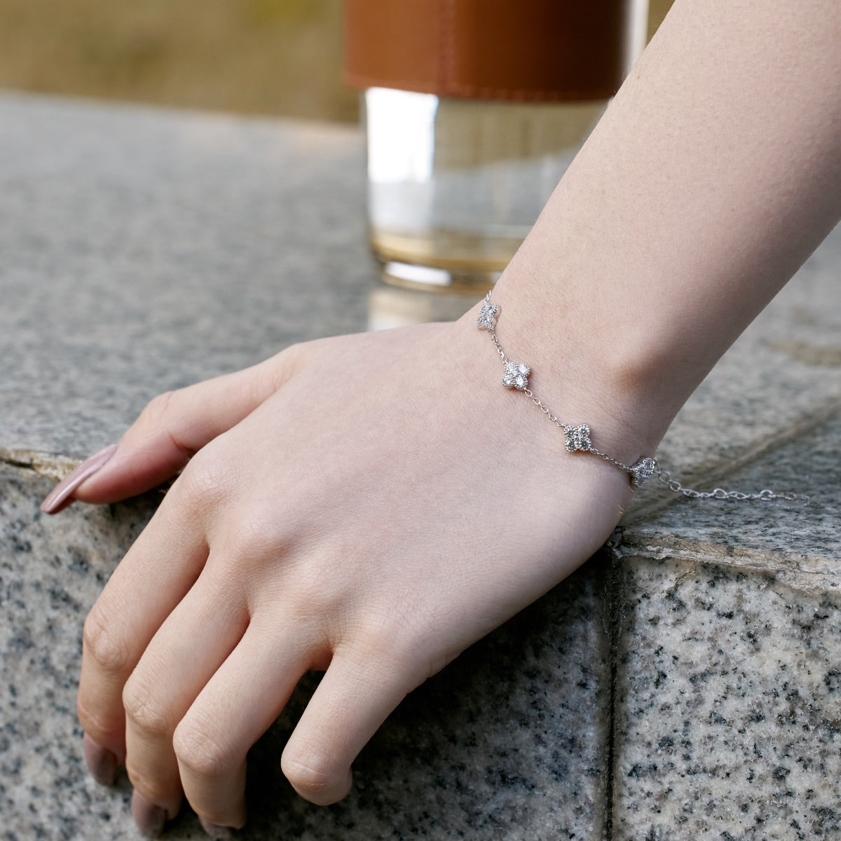 Pomuse Four-Leaf Clover Hollow Butterfly Bracelet