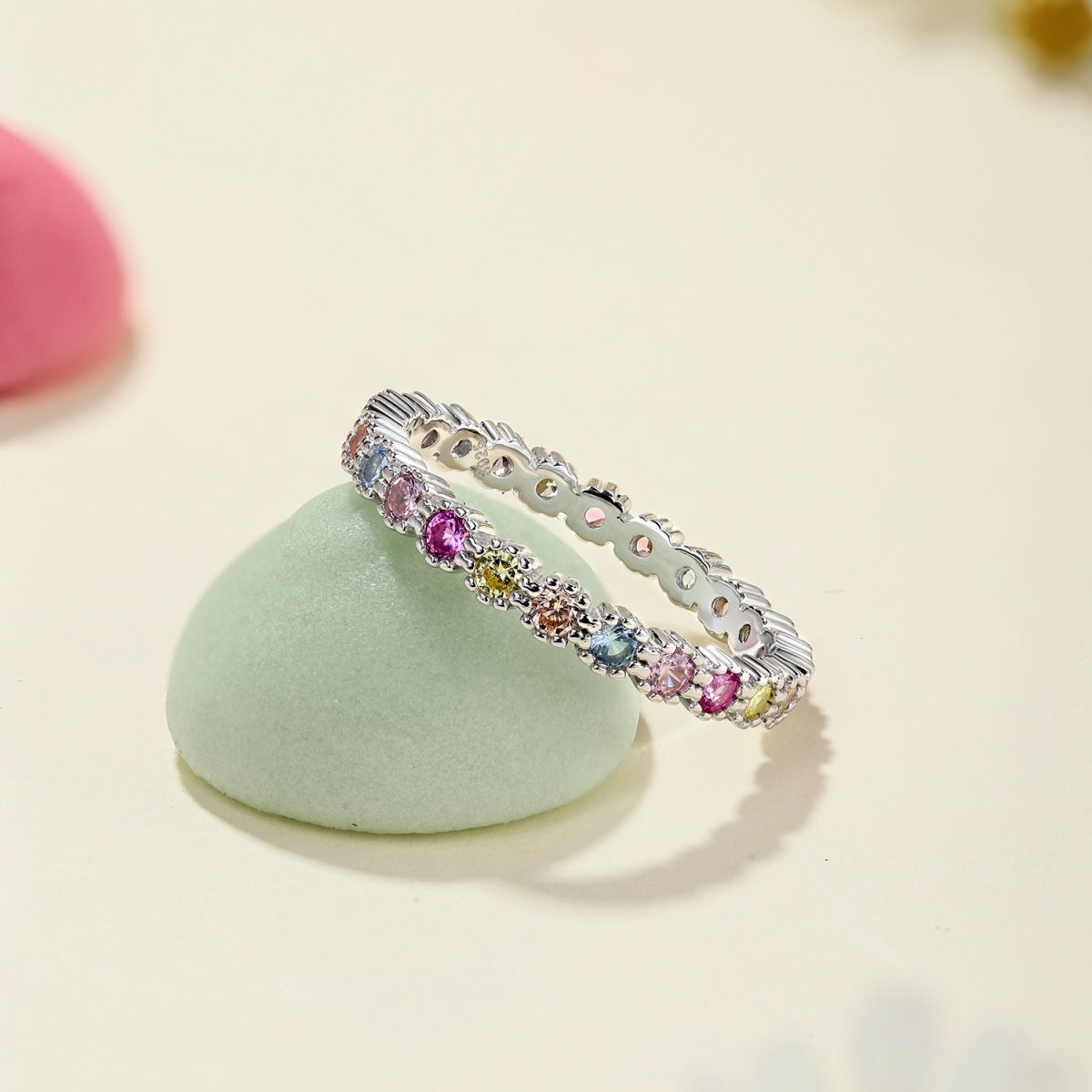 Pomuse – Exquisiter, farbenfroher Partyring im Rundschliff