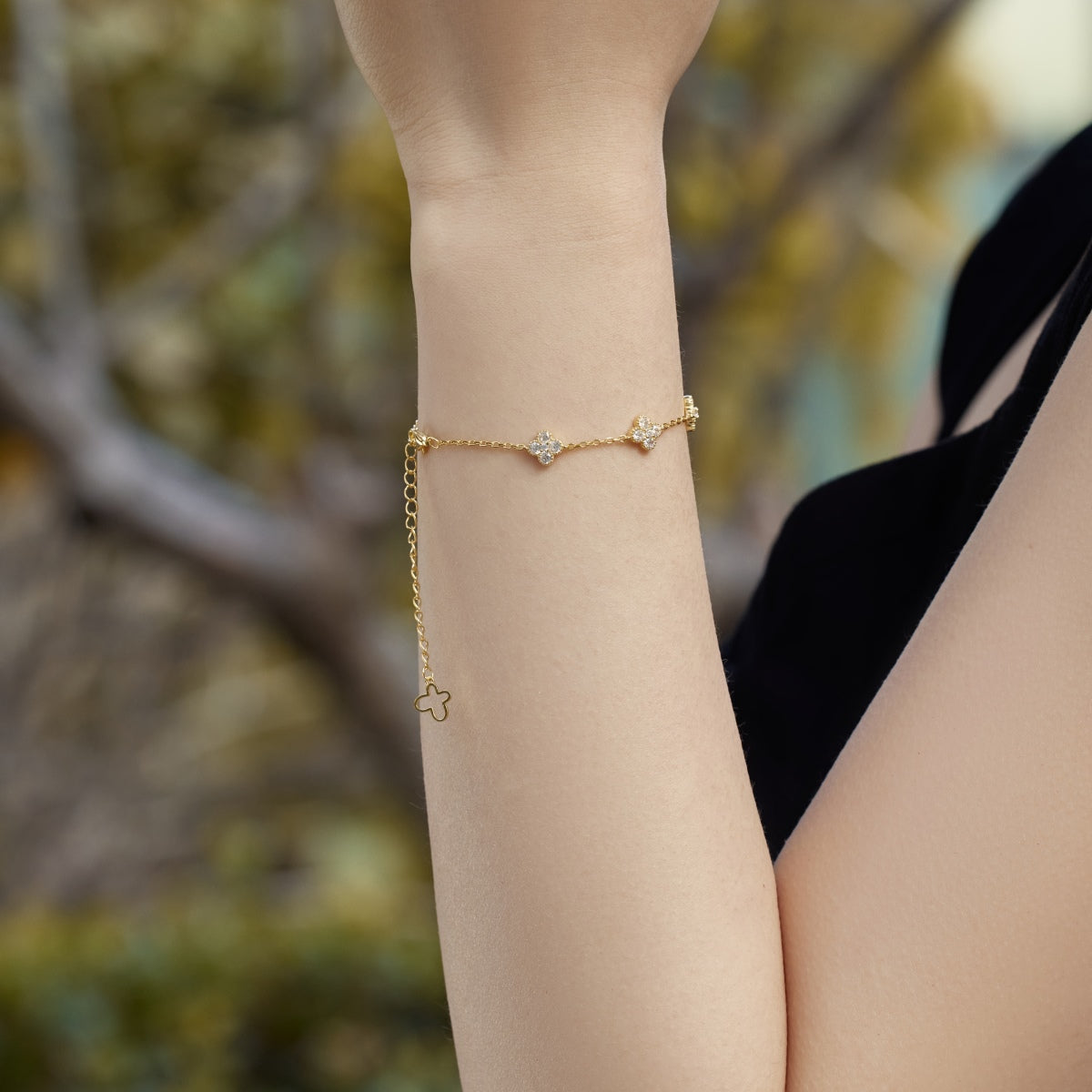 Pomuse Four-Leaf Clover Hollow Butterfly Bracelet