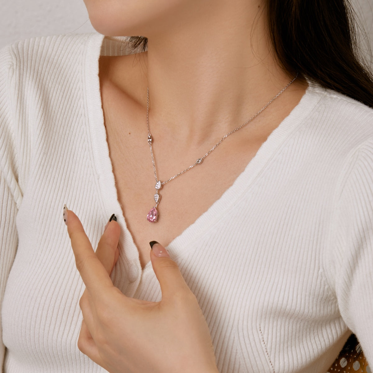 Pomuse Dazzling Pear Cut Necklace