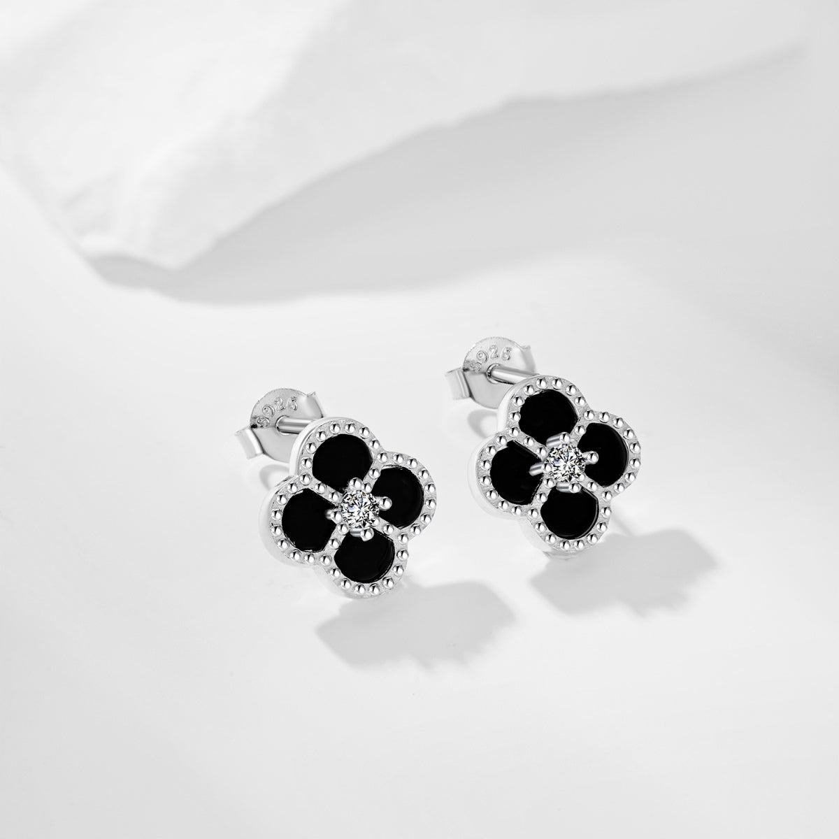 Pomuse Four-Leaf Clover Flower Shape Exquisite Earrings