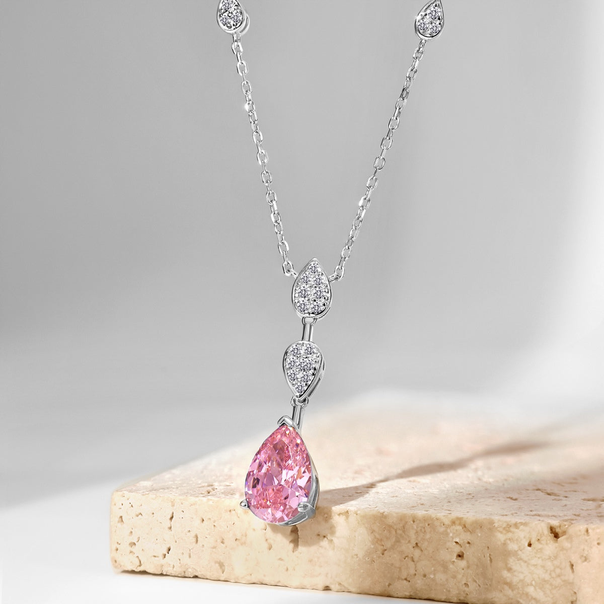 Pomuse Dazzling Pear Cut Necklace