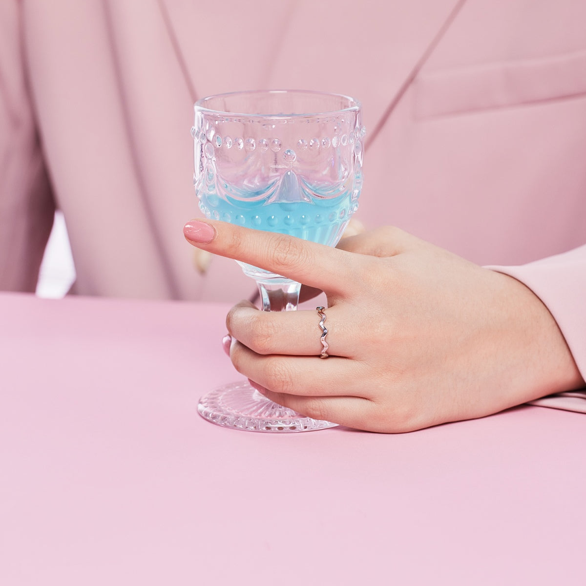 Pomuse Ornate Vibrant Round Cut Daily Ring