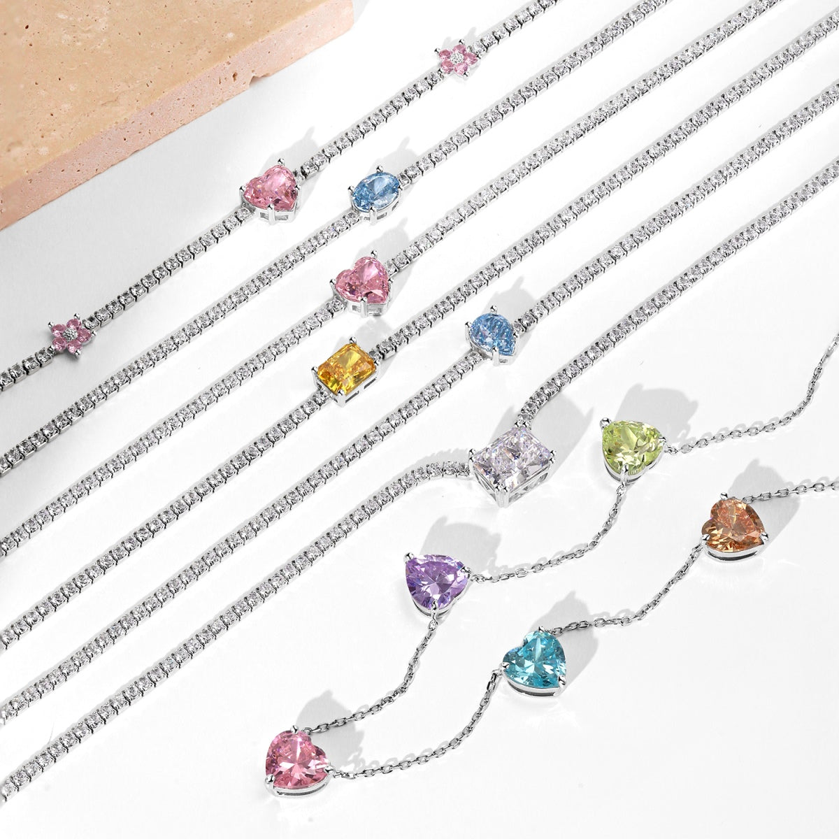 Pomuse Dazzling Pink Heart Flower Necklace