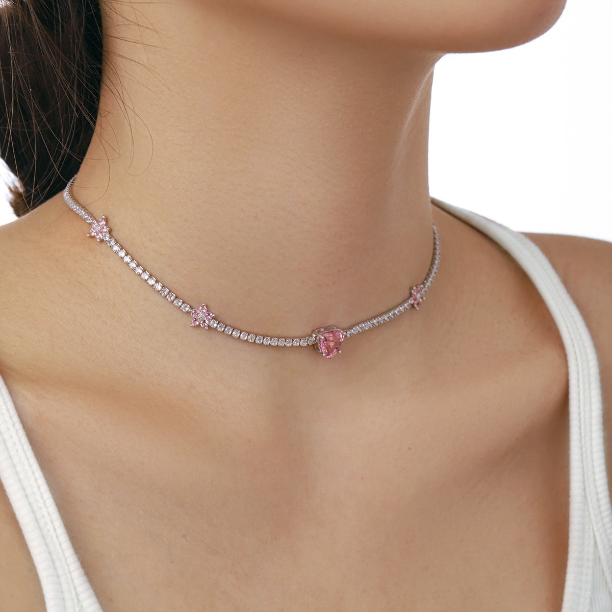 Pomuse Dazzling Pink Heart Flower Necklace