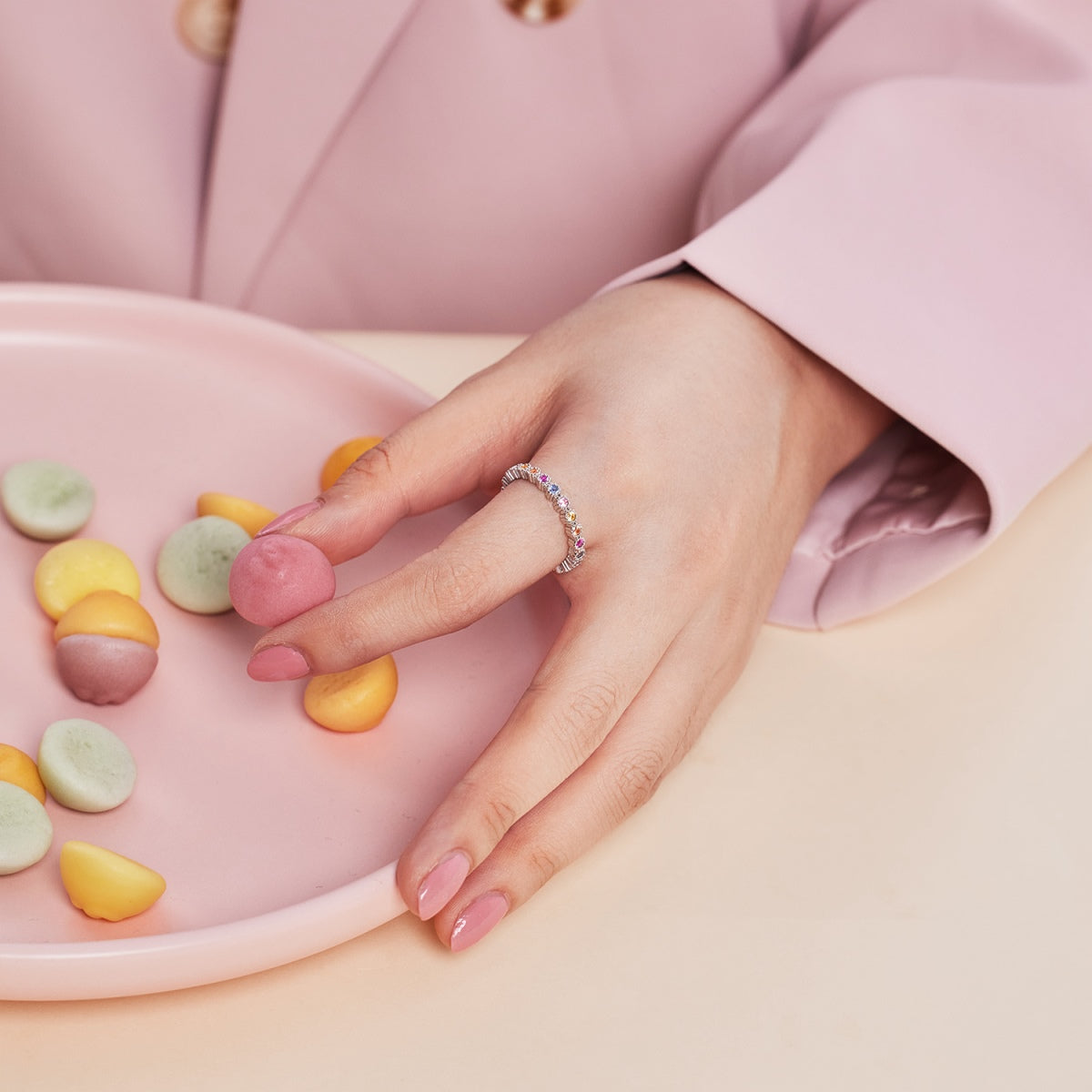 Pomuse Unique Scintillating Round Cut Daily Ring