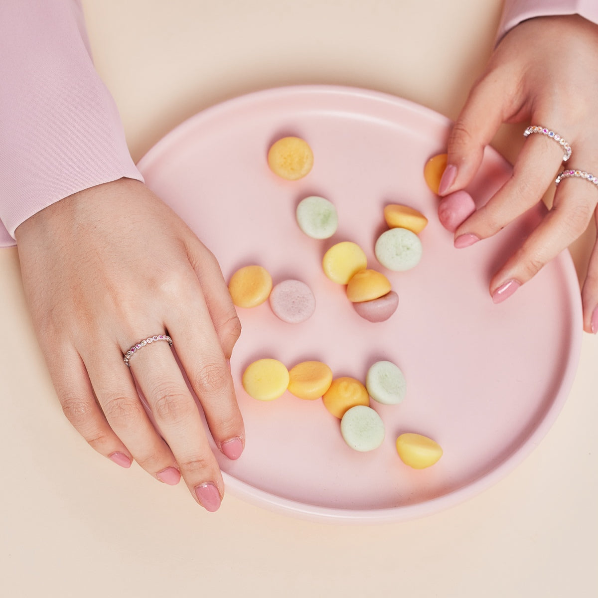 Pomuse Unique Scintillating Round Cut Daily Ring
