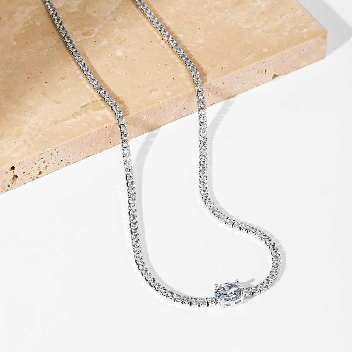 Pomuse 1.0 Carat Shining Oval Cut Necklace
