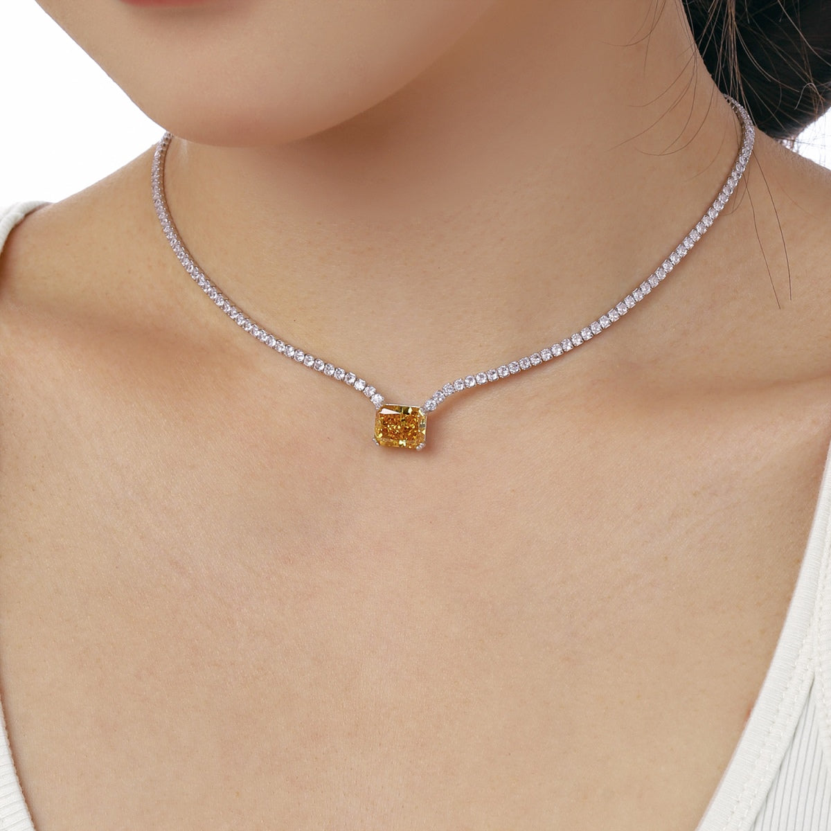 Pomuse 4.0 Carat Elegant Radiant Cut Necklace