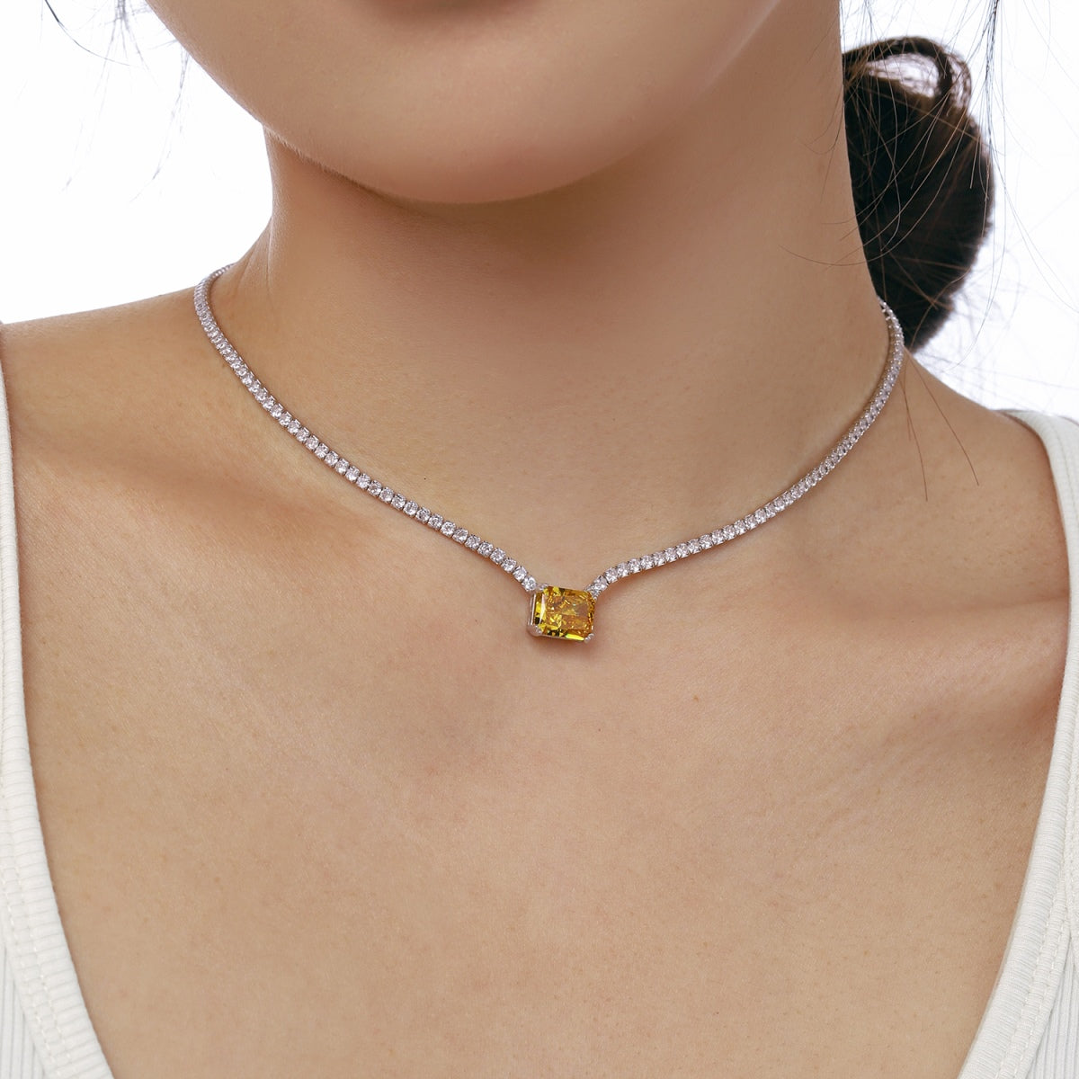 Pomuse 4.0 Carat Elegant Radiant Cut Necklace