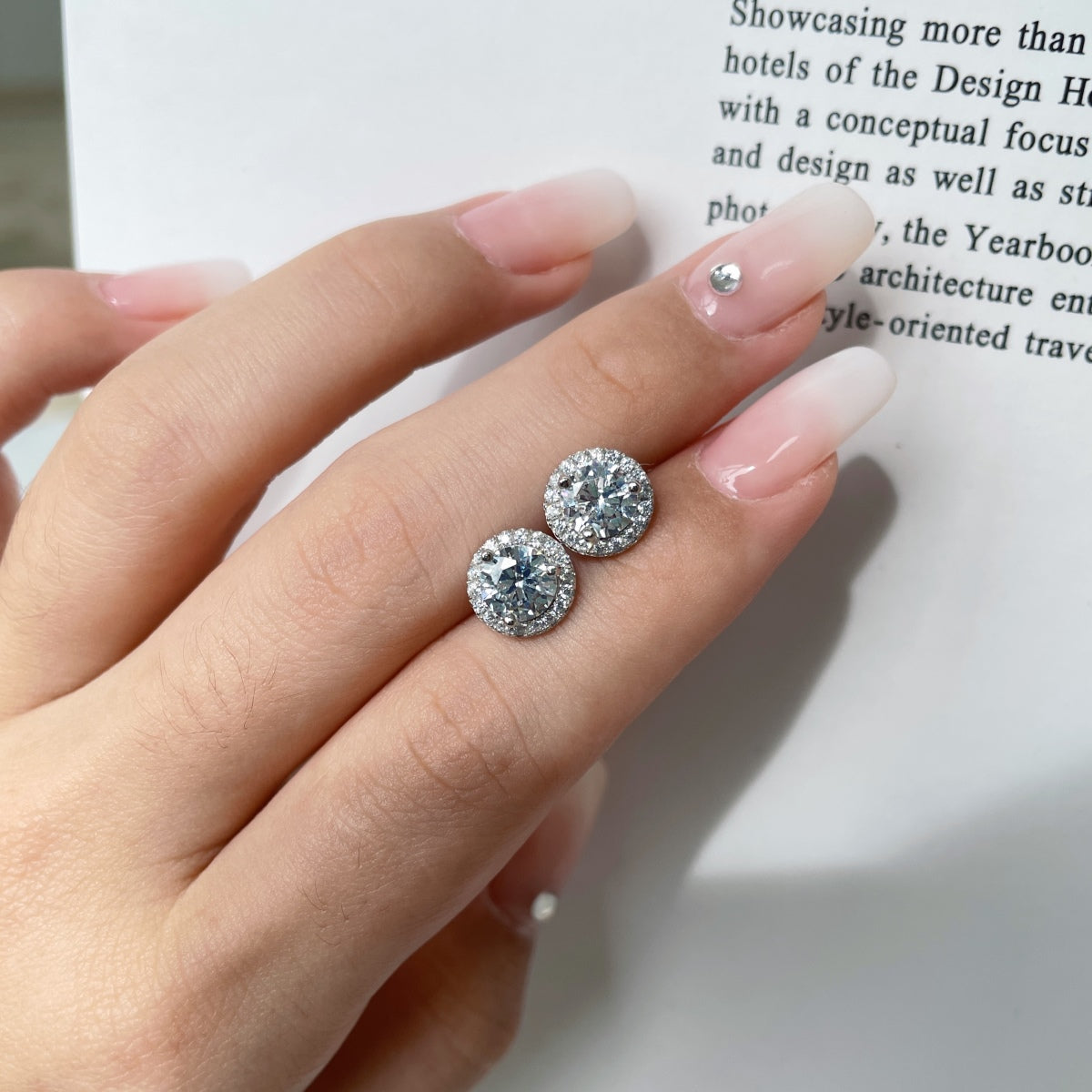 Pomuse Classic Princess Round Shape Earrings