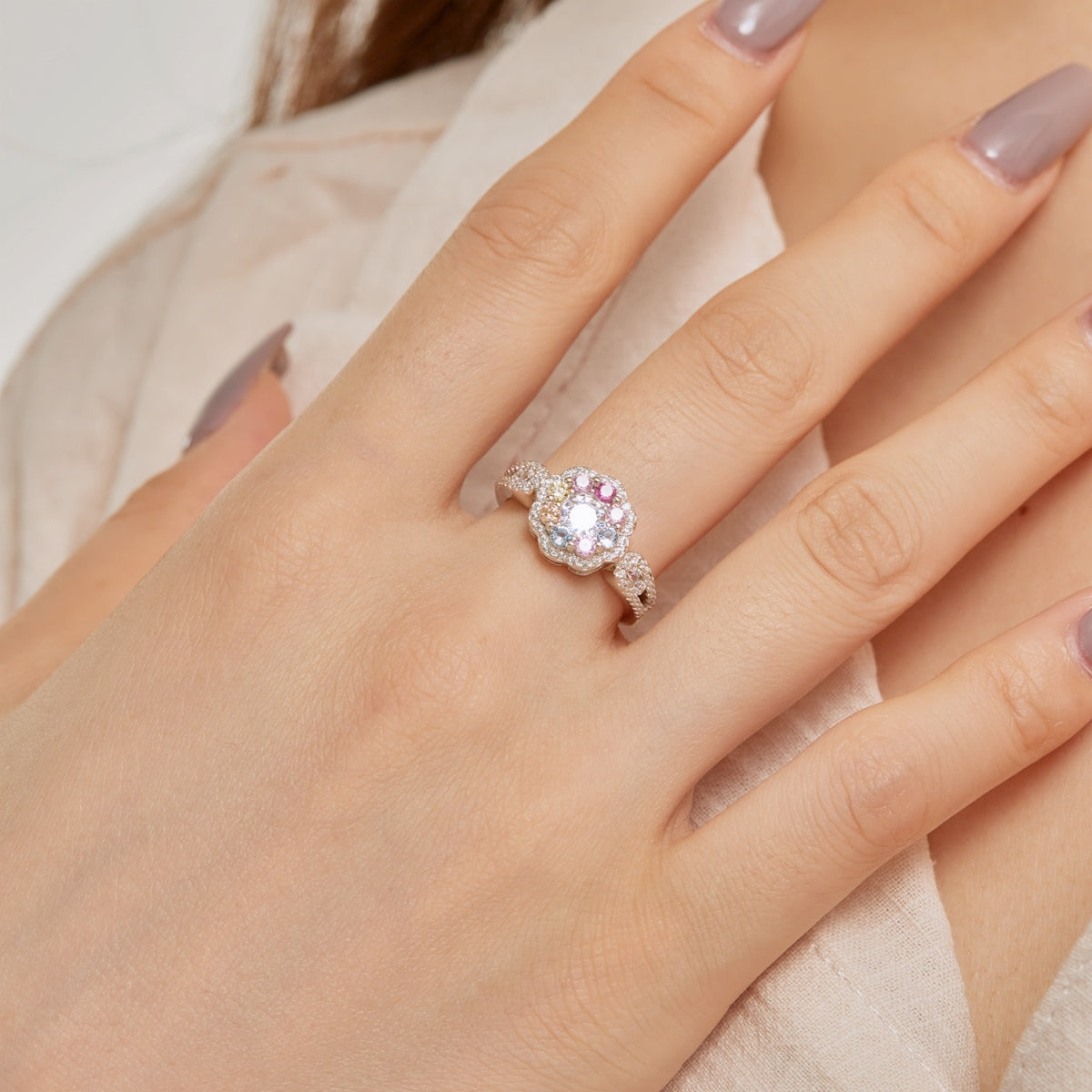 Pomuse Delicate Colorful Round Cut Flower Shape Wedding Ring