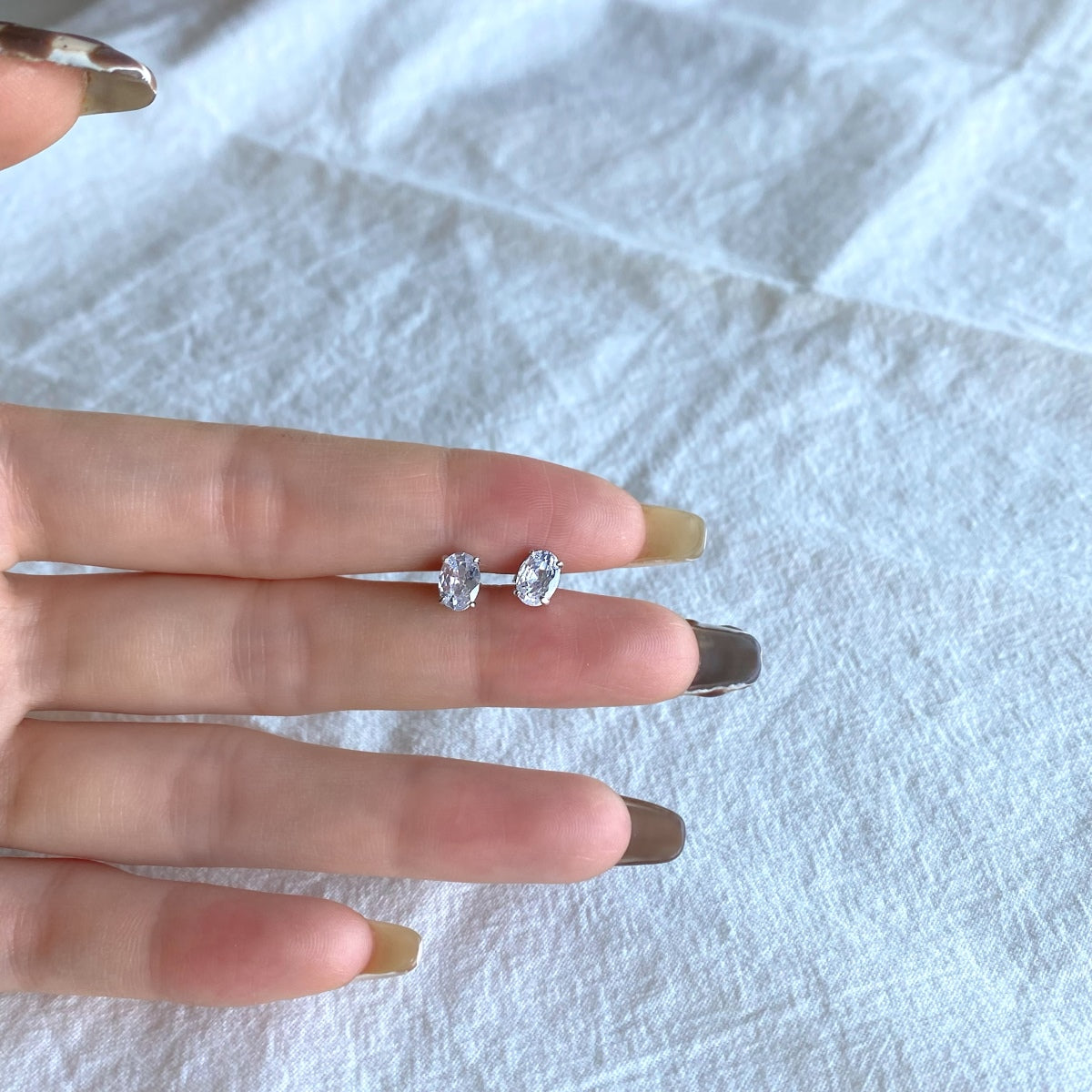 Pomuse Oval Classic Dignified Elegant Earrings