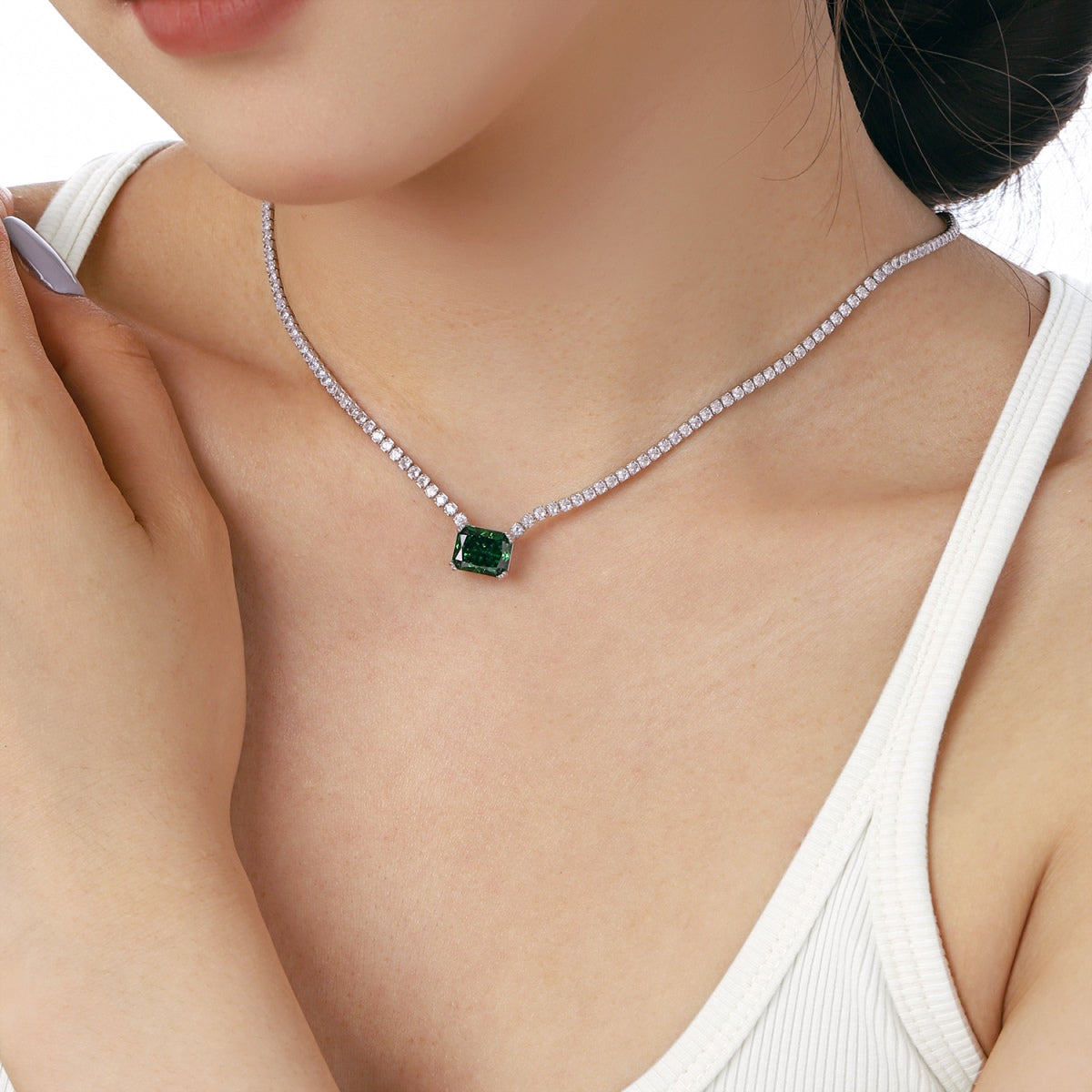 Pomuse 4.0 Carat Elegant Radiant Cut Necklace