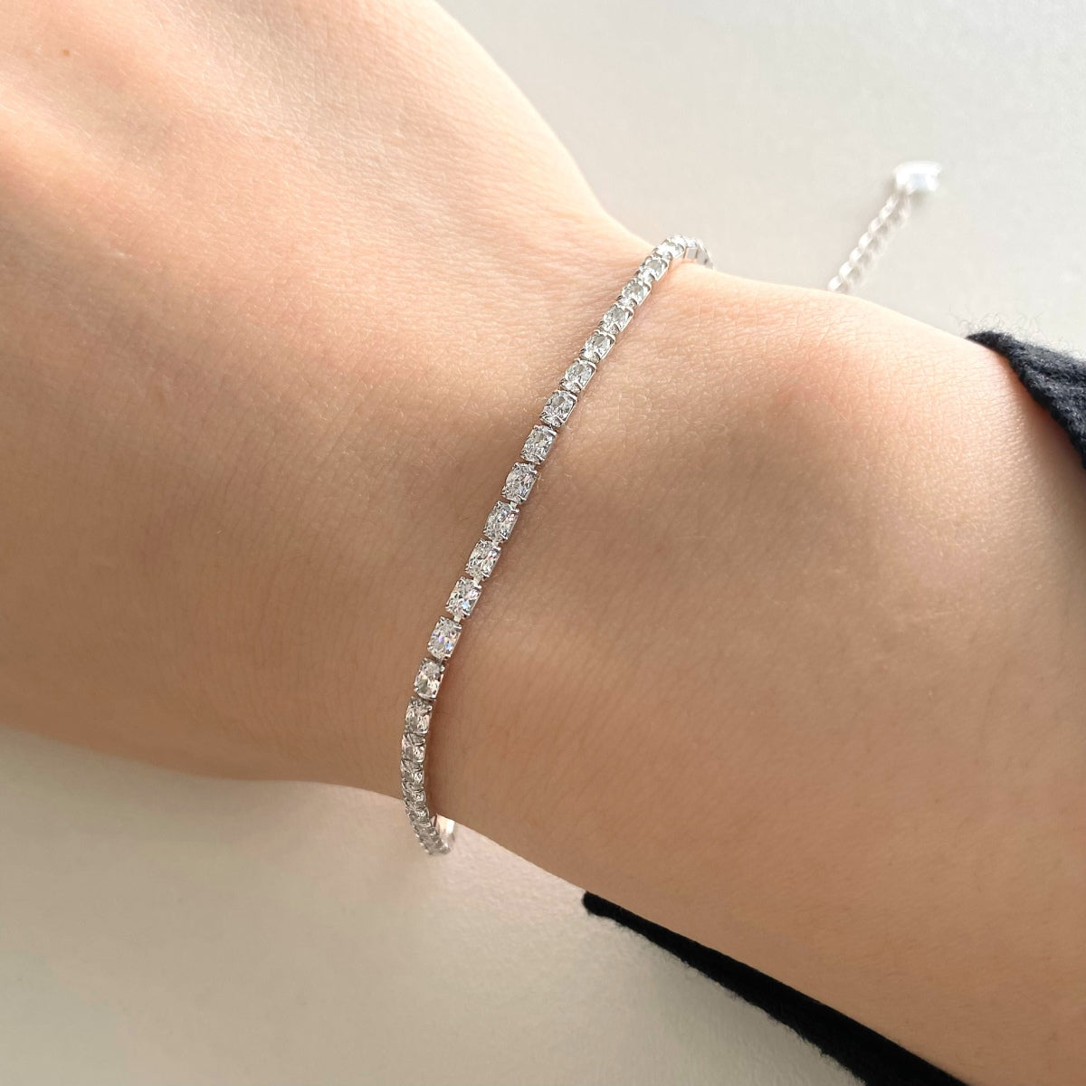 Pomuse Elegantes Smaragdschliff-Tagesarmband