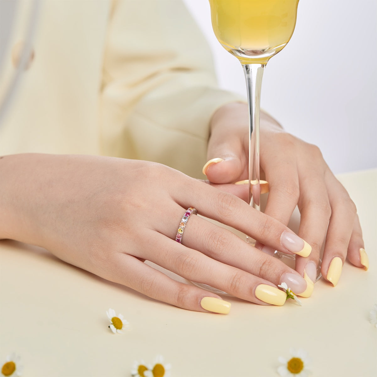 Pomuse Dazzling Lustrous Round Cut Tennis Ring