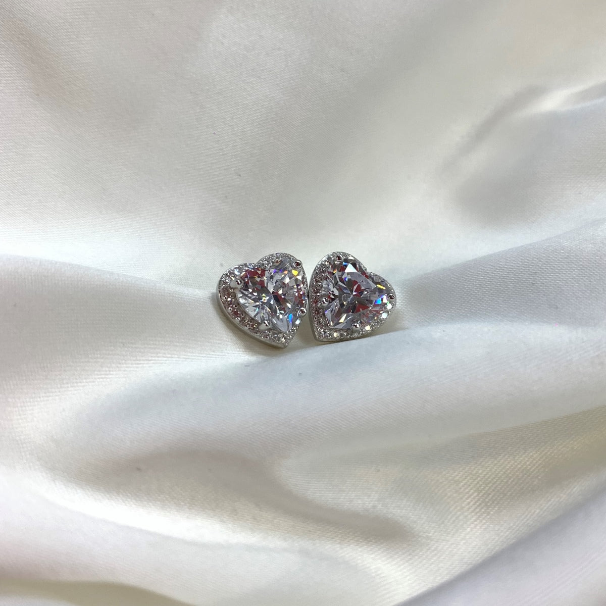 Pomuse Sparkling Heart Shape Lover Earrings