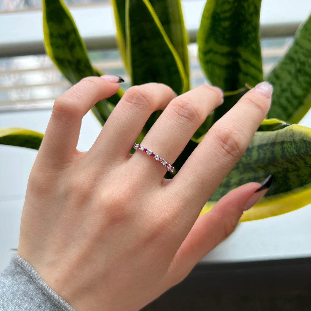 Pomuse – Exquisiter, farbenfroher Tennisring mit Rundschliff