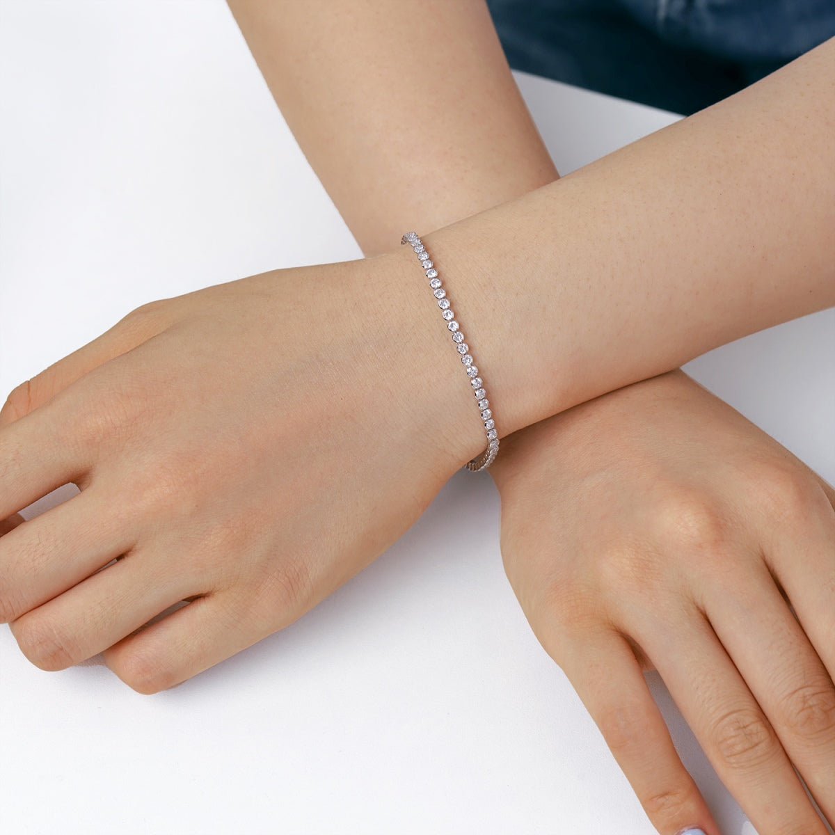 Pomuse Dazzling Sparkling Round Cut Daily Bracelet
