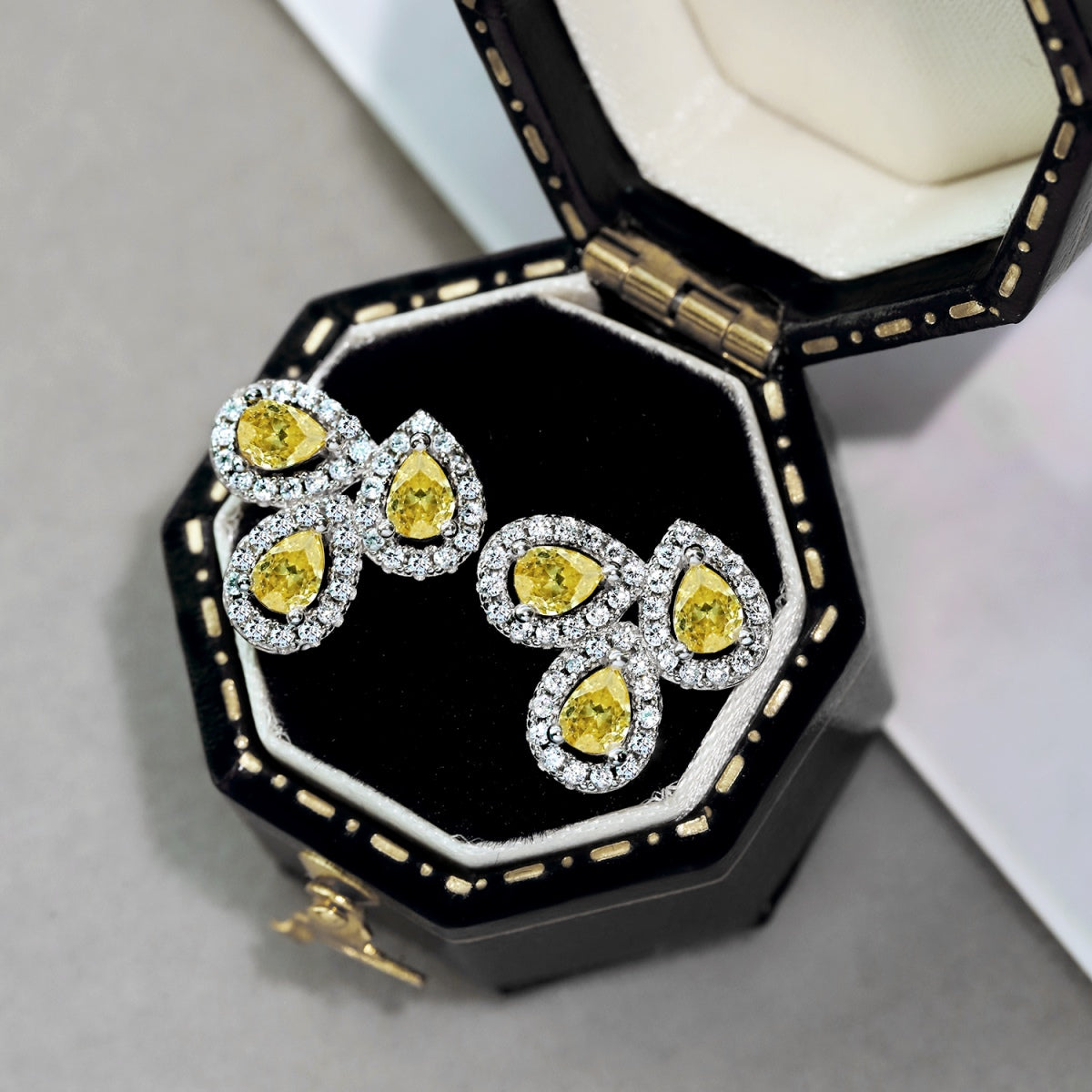Pomuse Ornate Flower Shape Pear Cut Lover Earrings