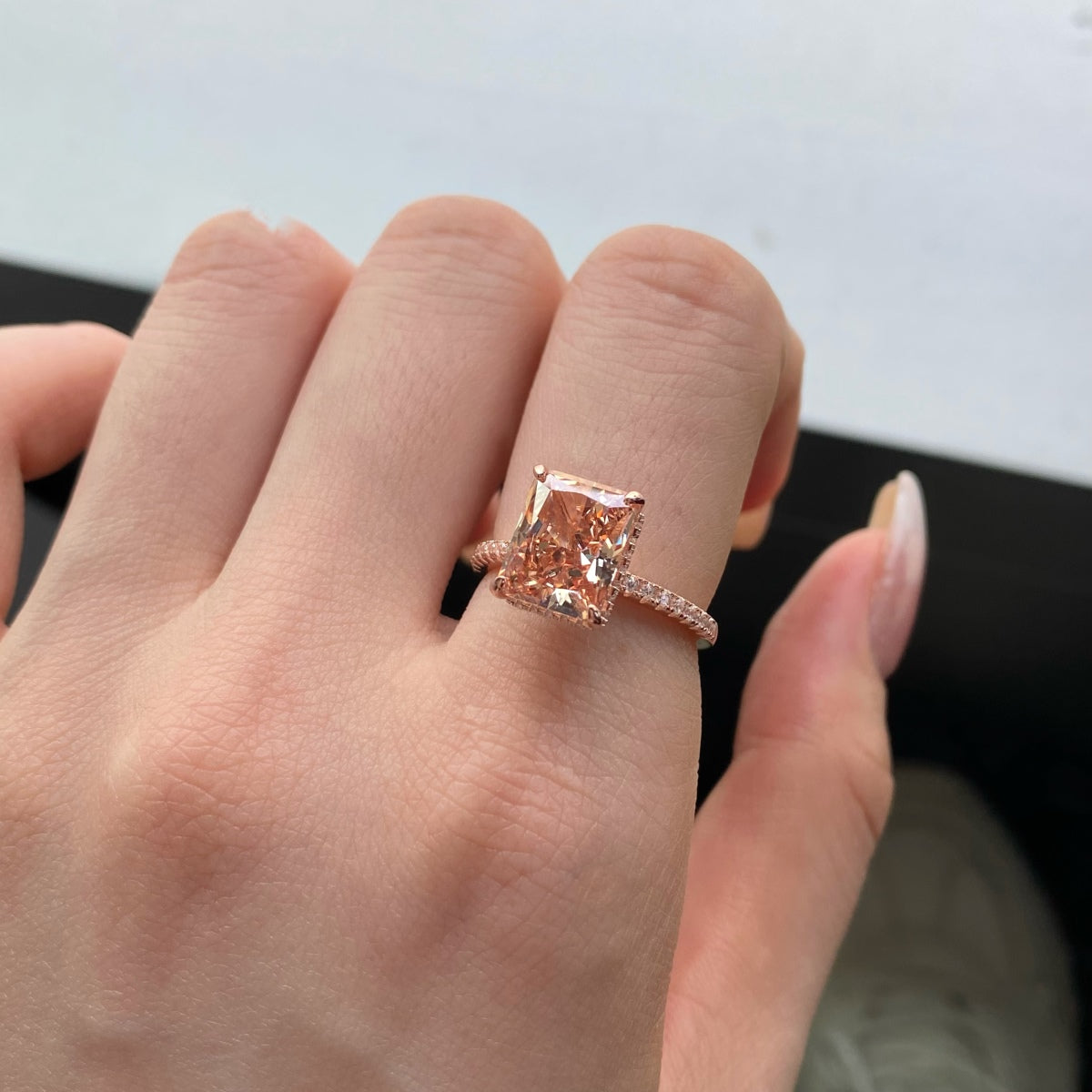 Pomuse 4.0 Carat Luxurious Engagement Ring