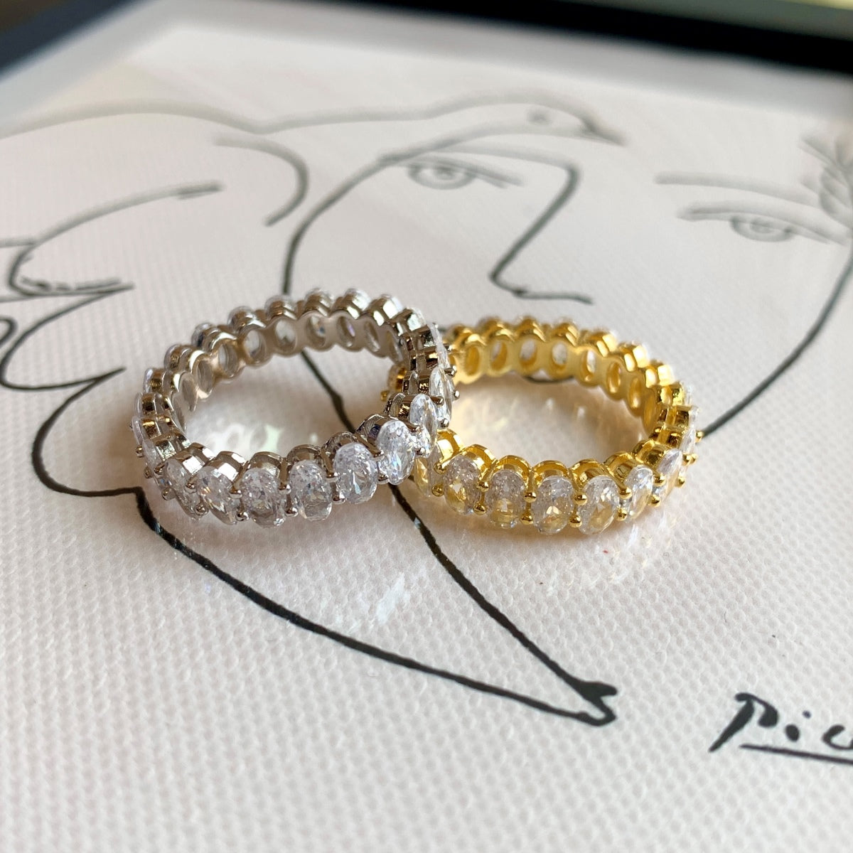 Pomuse Ornate Oval Cut Tennis Ring