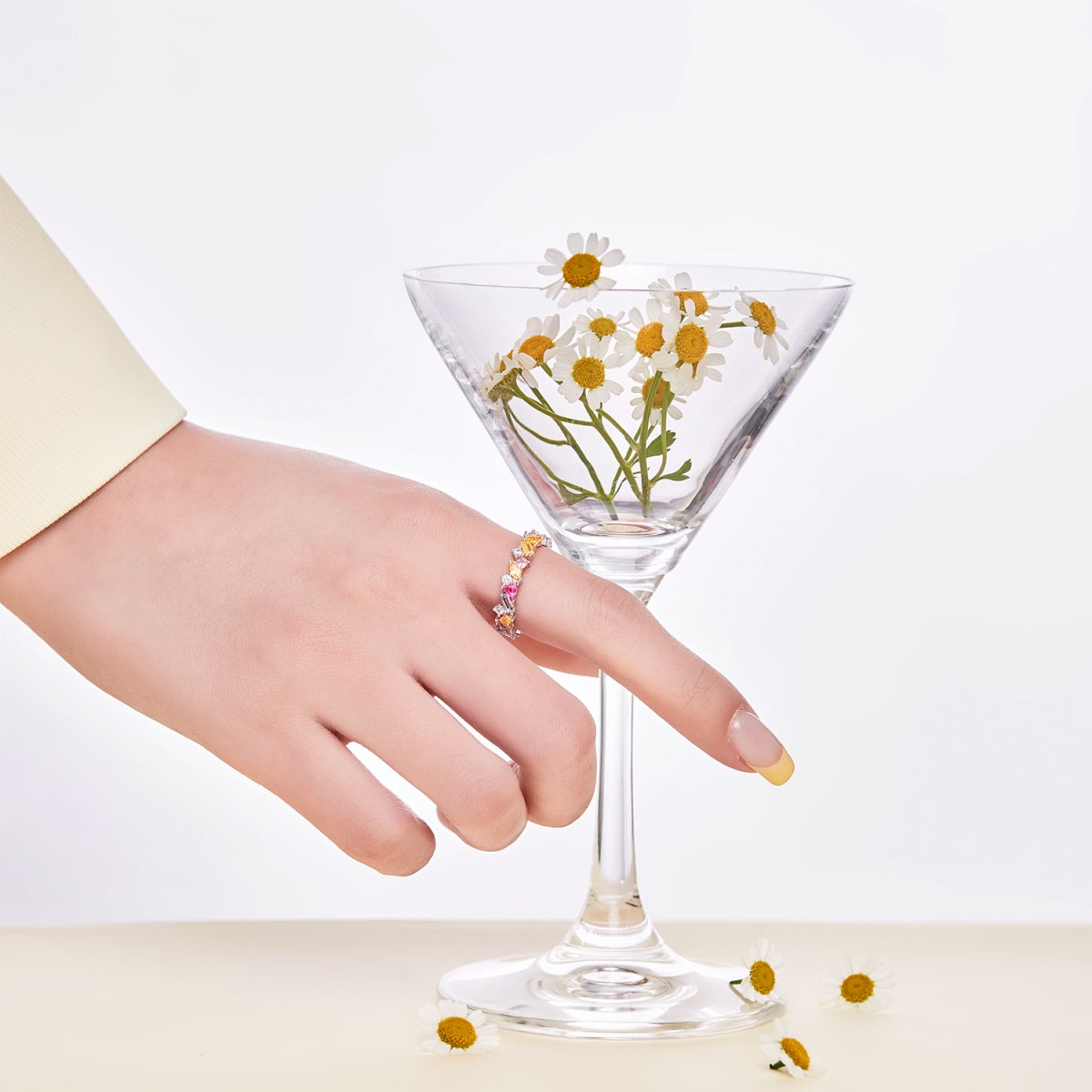 Pomuse Dazzling Polychromatic Multi cut Daily Ring