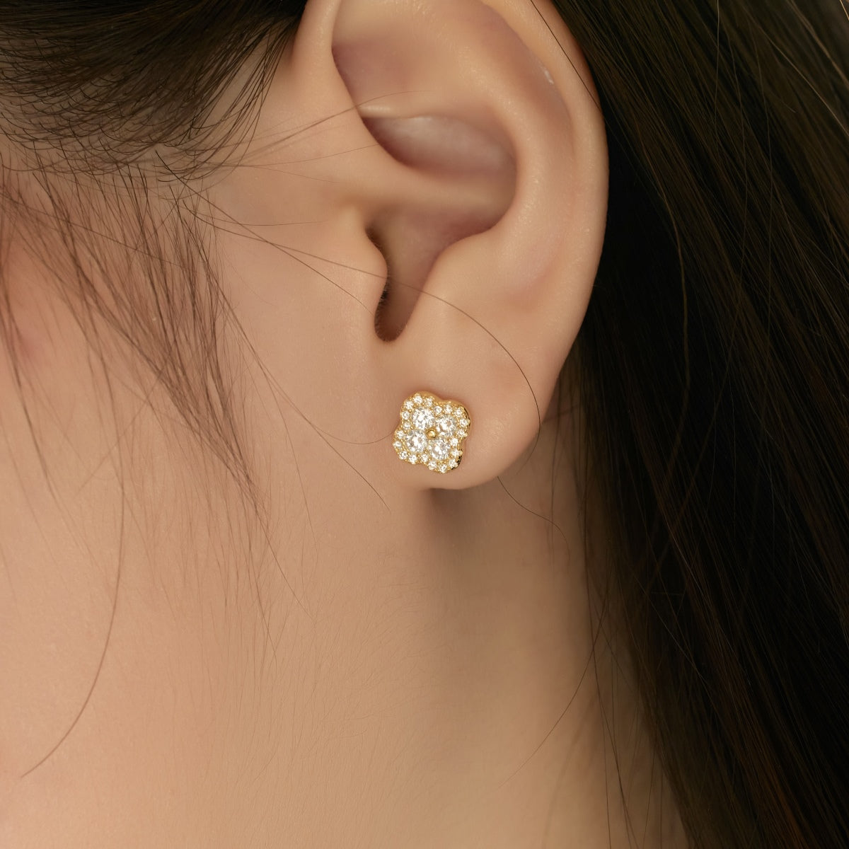Pomuse Four-Leaf Clover Flower Shaped Earrings