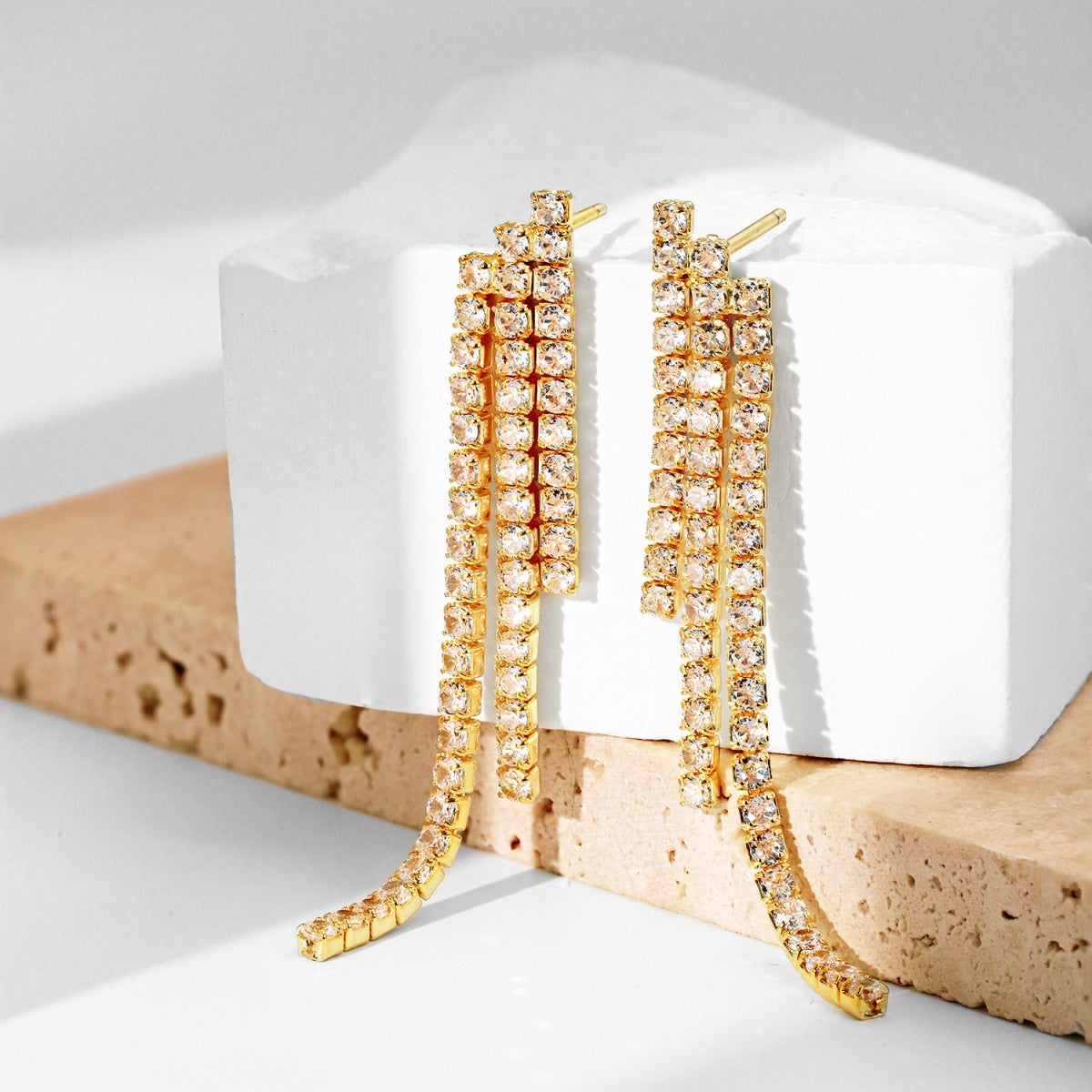 Pomuse Luxurious Dainty Banquet Earrings