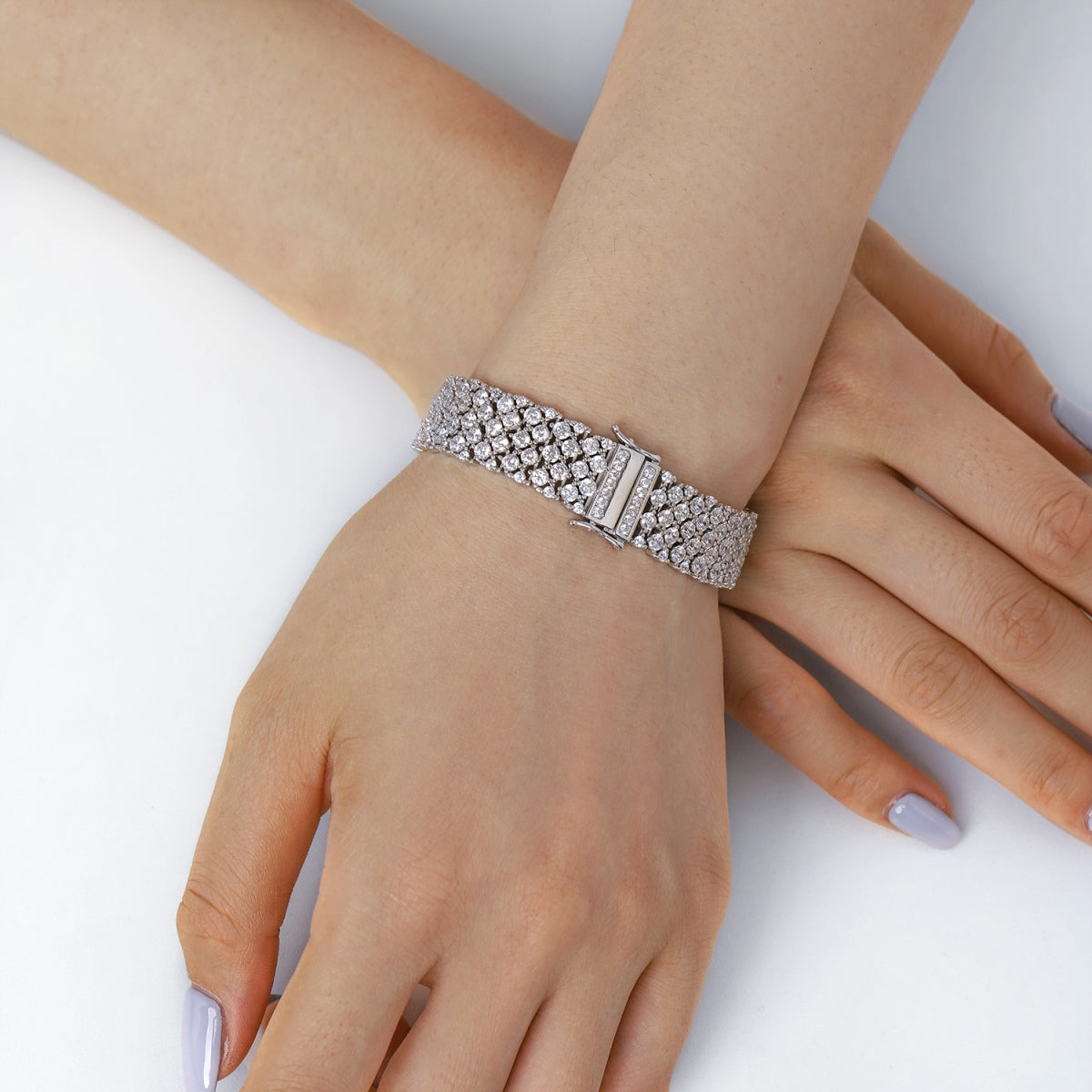 Pomuse Ornate Elegant Round Cut Party Bracelet