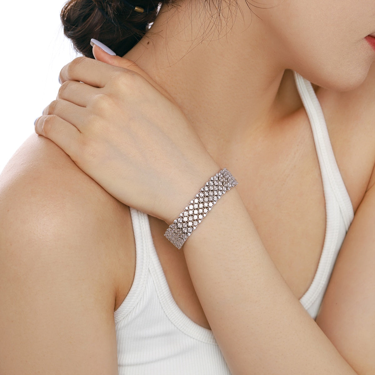 Pomuse Ornate Elegant Round Cut Party Bracelet