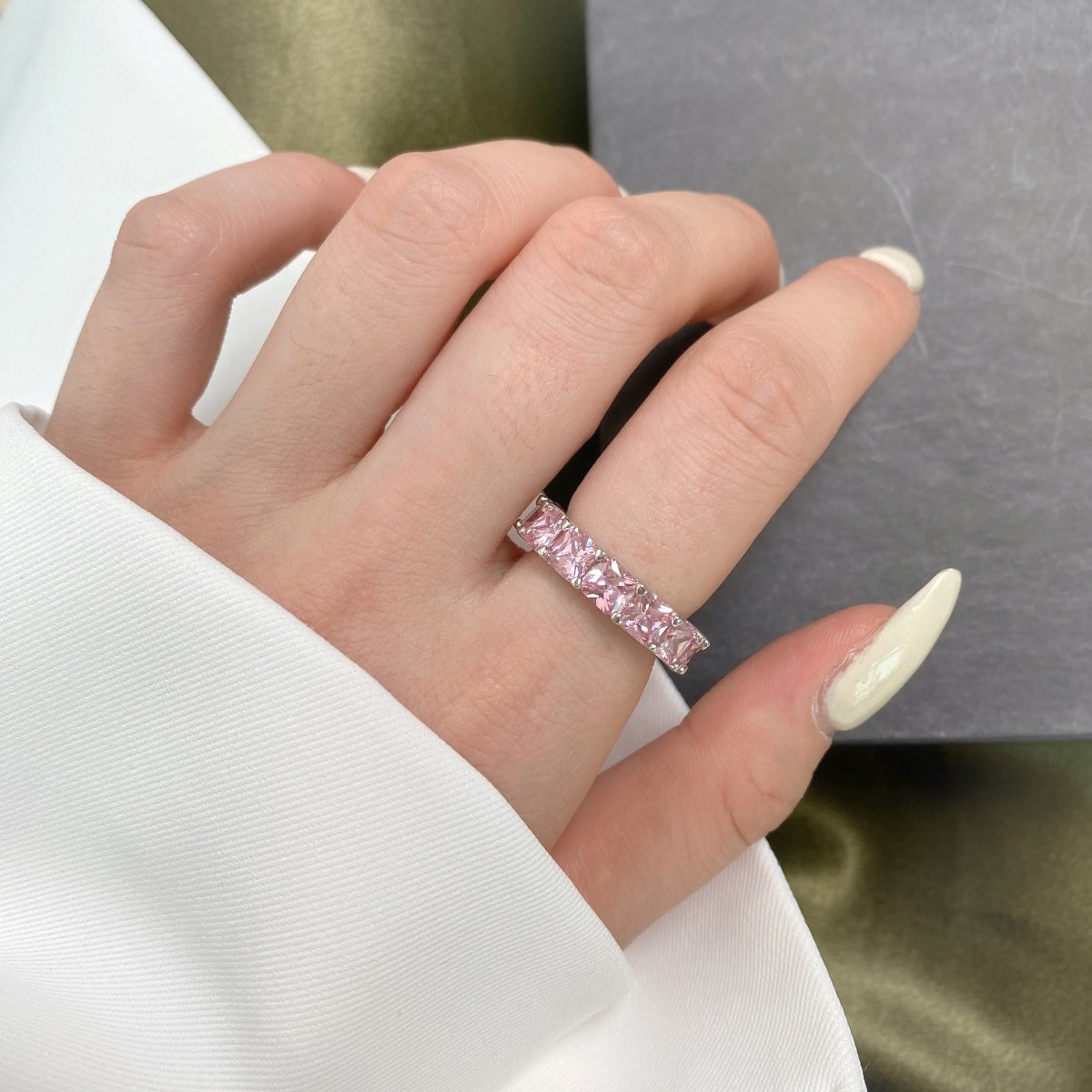 Pomuse – Eleganter Tennisring im Prinzessschliff