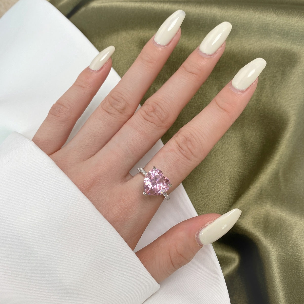 Pomuse 6.0 Carat Luxurious Sparkling Romantic Heart Cut Lover Ring