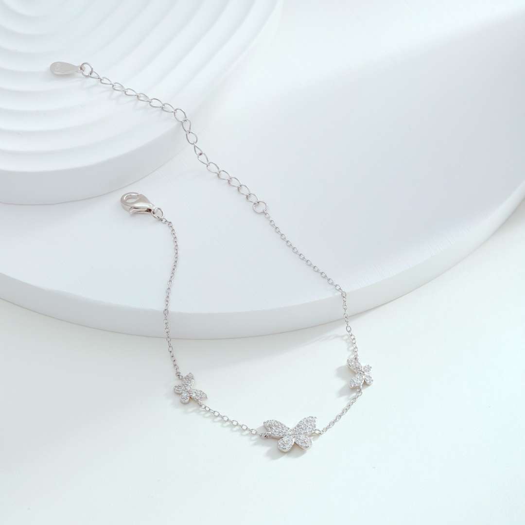 Pomuse Delicate Butterfly Pendant Bracelet