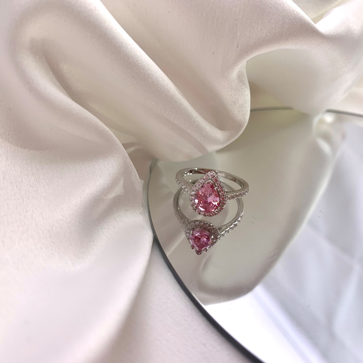 Pomuse 1.0 Carat Luxurious Resplendent Water Drop Shape Wedding Ring