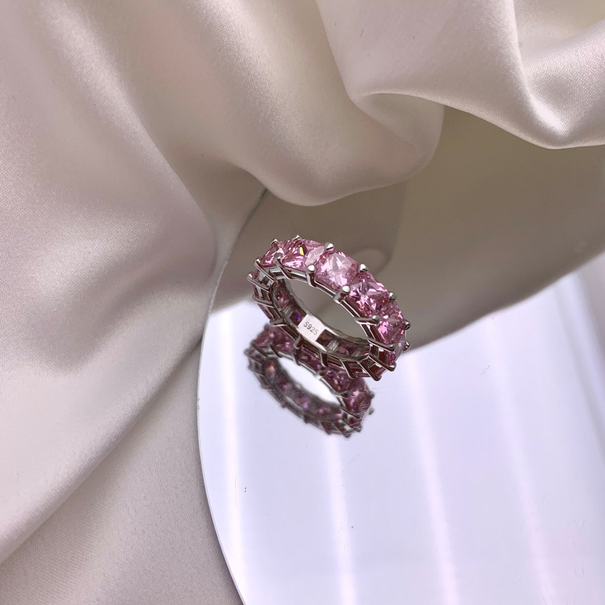 Pomuse – Eleganter Tennisring im Prinzessschliff