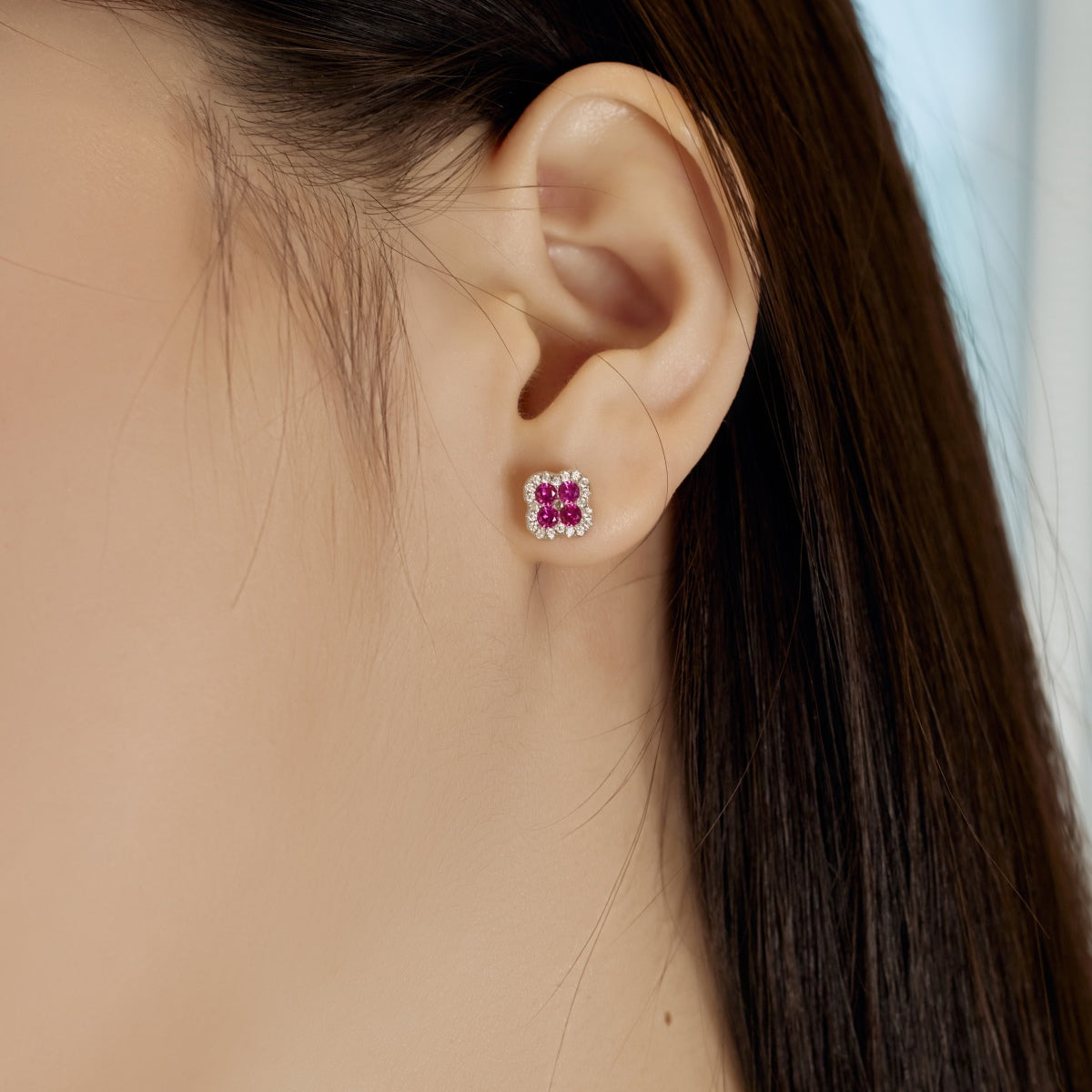 Pomuse Four-Leaf Clover Flower Shaped Earrings
