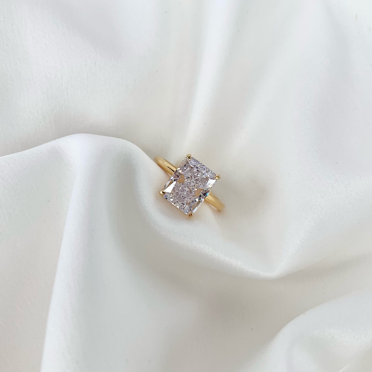 Pomuse 4.0 Carat Ornate Enchanting Radiand Cut Banquet Ring