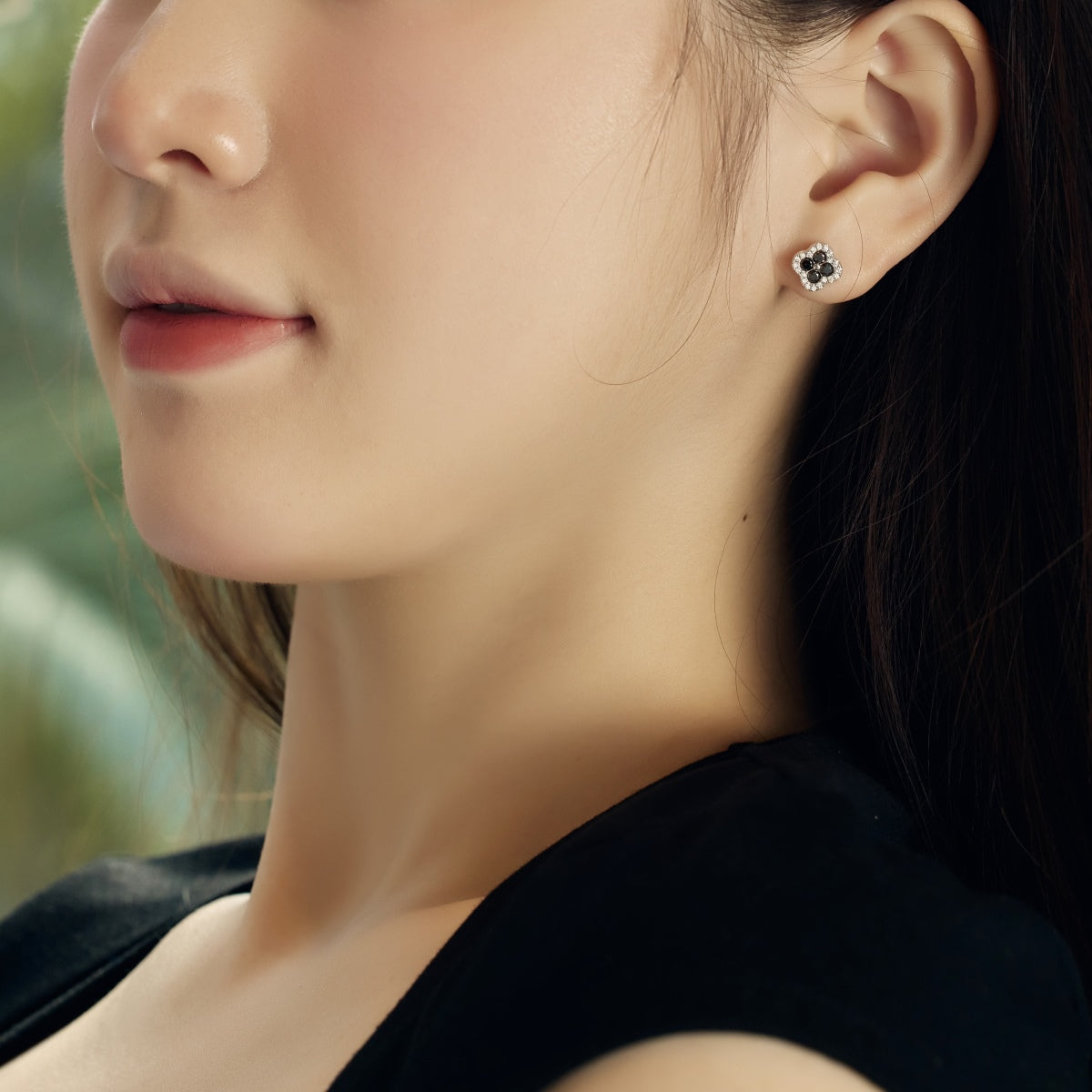 Pomuse Four-Leaf Clover Flower Shaped Earrings