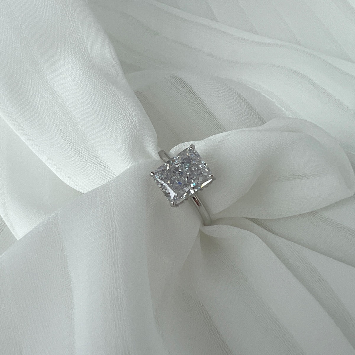 Pomuse 4.0 Carat Ornate Enchanting Radiand Cut Banquet Ring