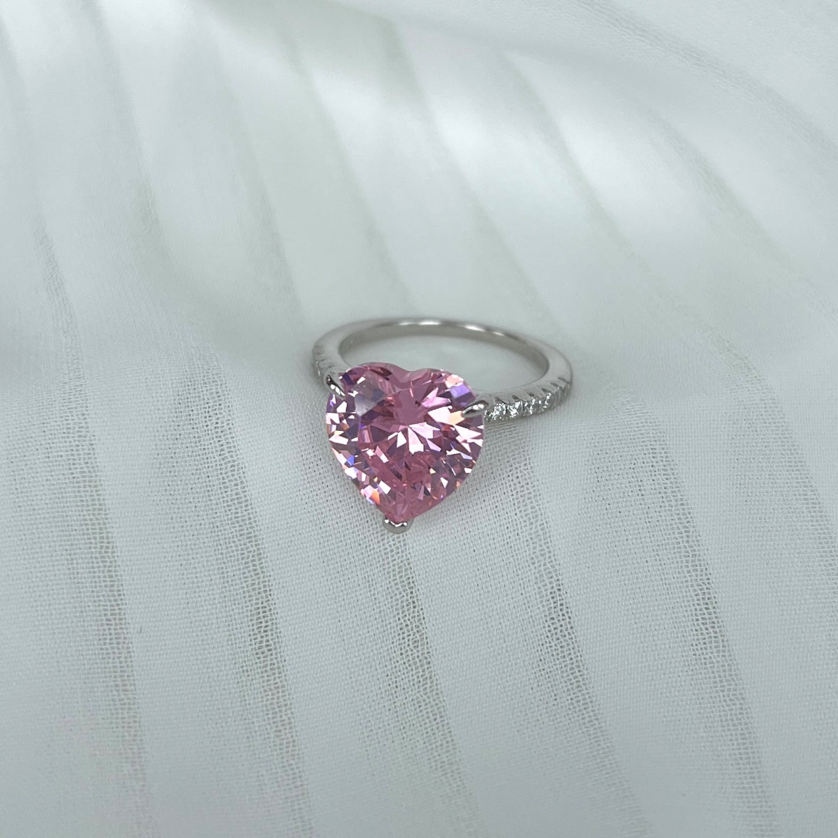 Pomuse 6.0 Carat Luxurious Sparkling Romantic Heart Cut Lover Ring