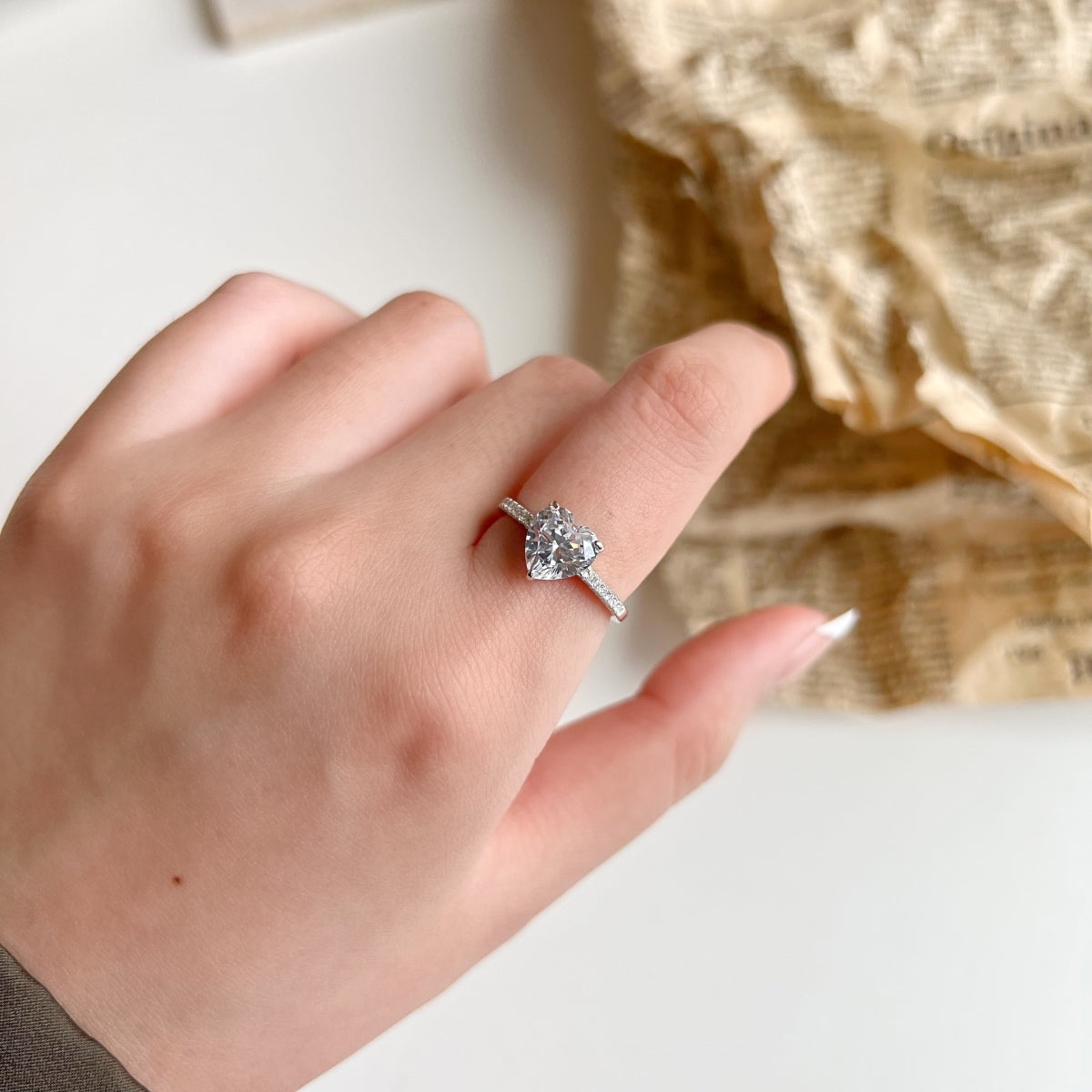 Pomuse 2.0 Carat Dazzling Lustrous Heart Cut Lover Ring