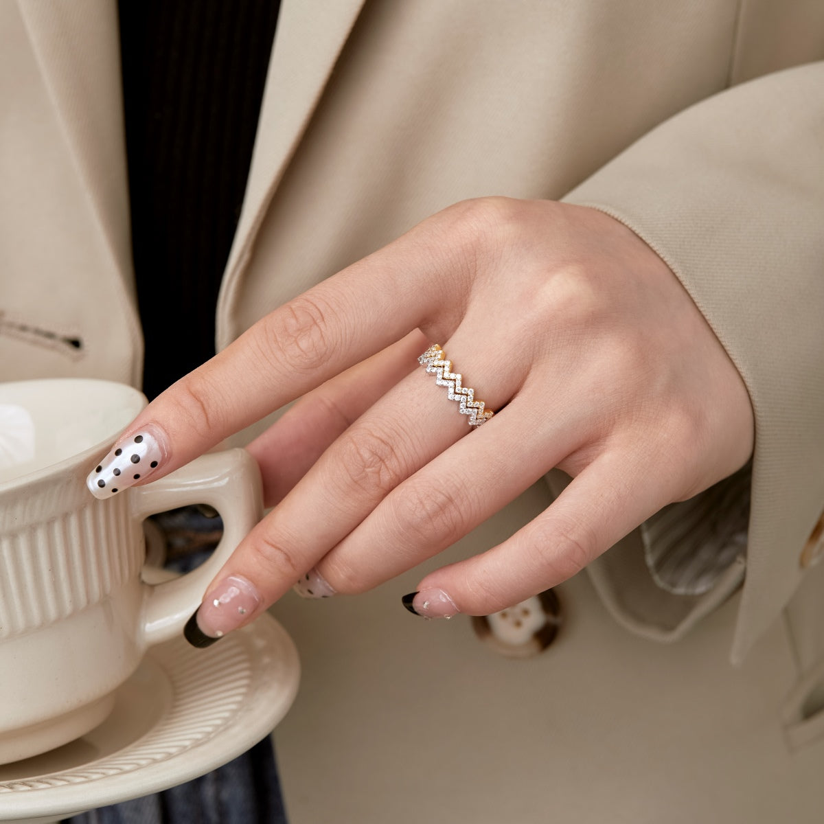 Pomuse Delicate Enchanting Wave Shape Daily Ring